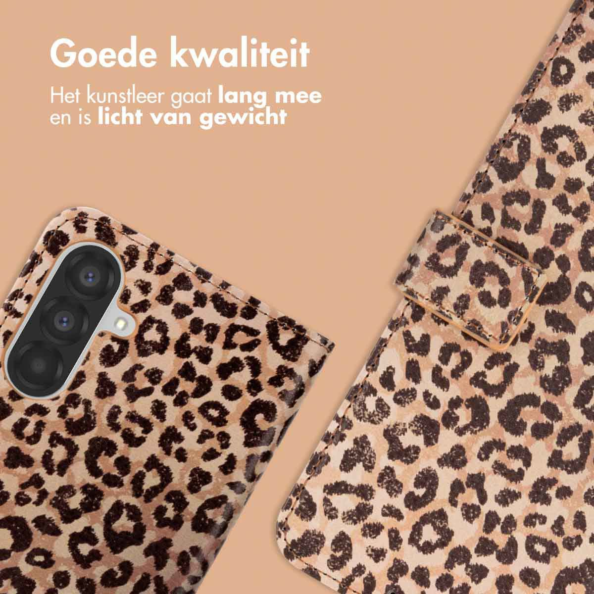 Telefoonhoesje met luipaardprint, open om de telefoon te laten zien, en gesloten. Bruintinten.