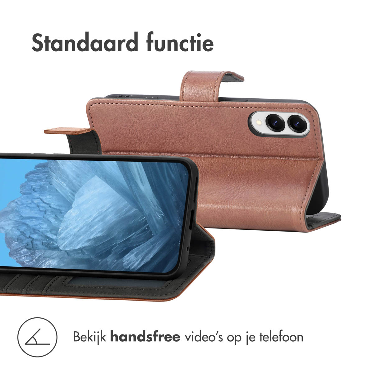 Bruine leren telefoonhoes, open, telefoon binnenin, voor handsfree video.
