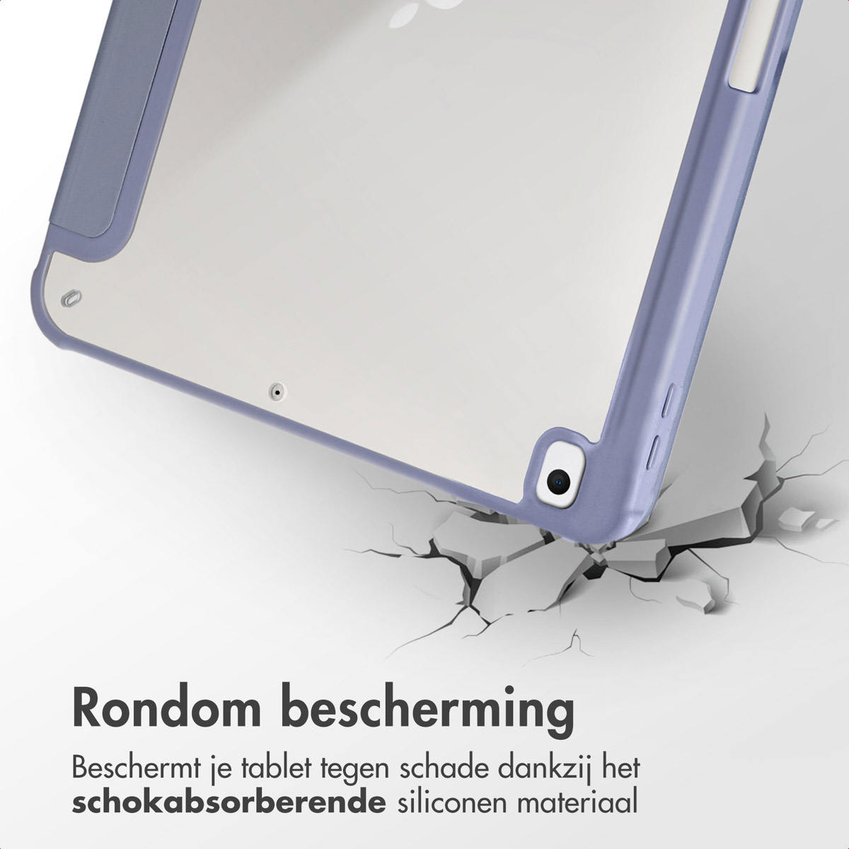 Coque iPad rose sur une surface fissurée, montrant l'arrière et le point d'impact.