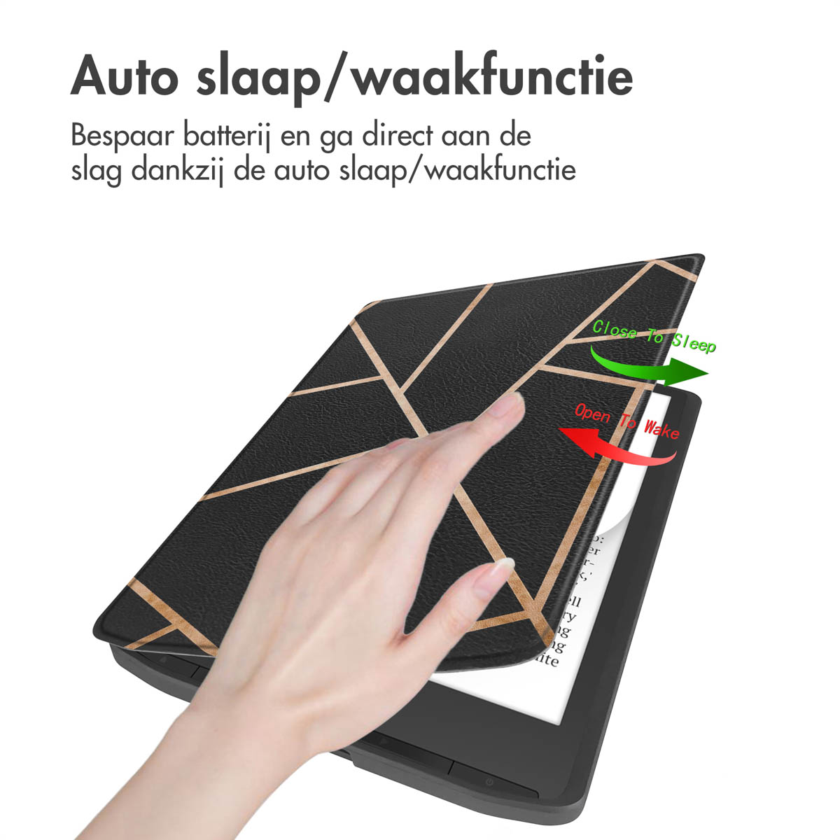 Hand die e-reader case opent. Zwarte case met gouden lijnen, het scherm toont tekst.