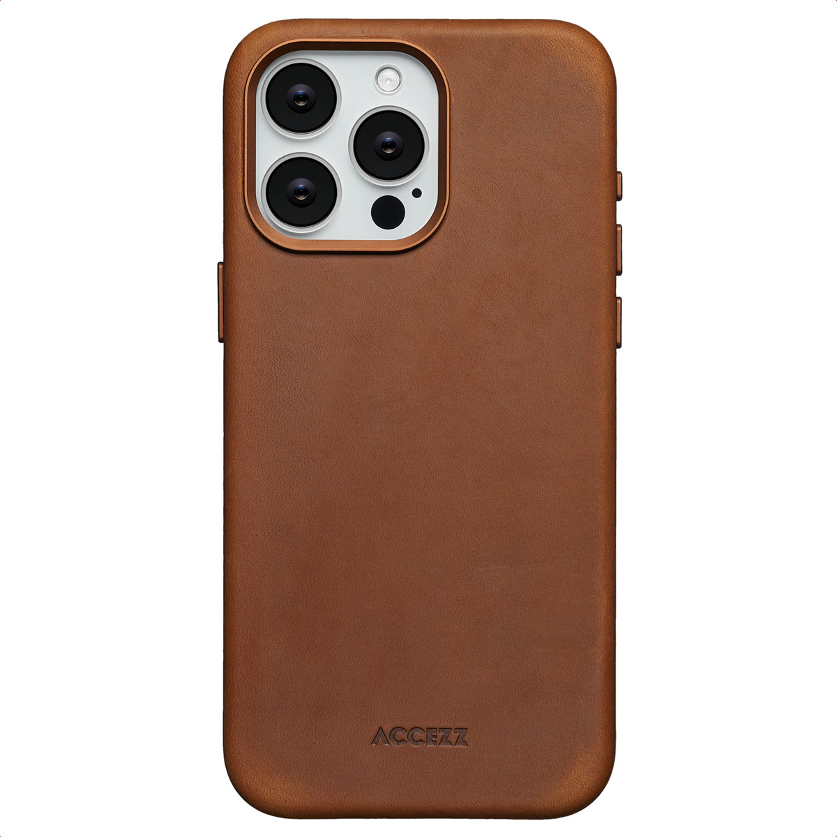 Un étui de téléphone en cuir marron avec découpes pour l'appareil photo, isolé sur fond blanc.