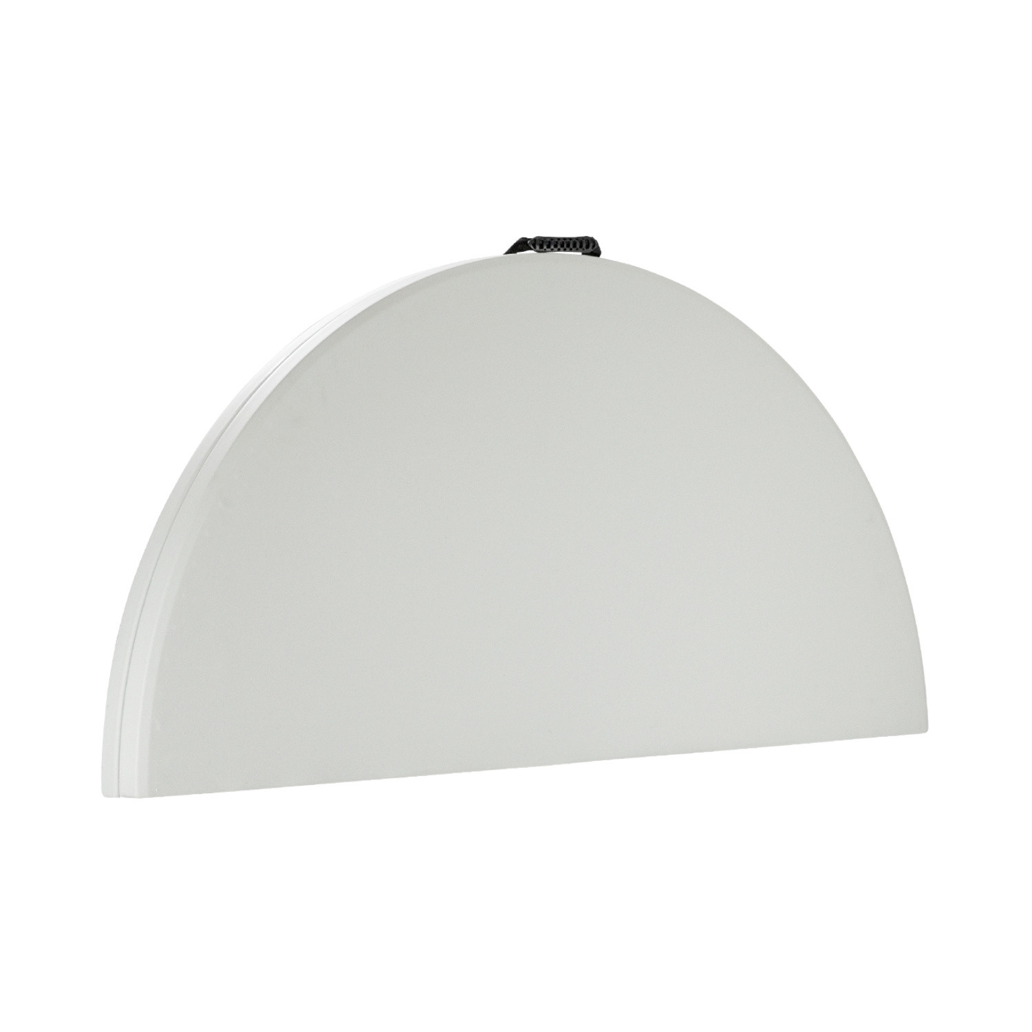 Una mesa plegable blanca semicircular. La mesa está plegada, mostrando su borde redondeado.
