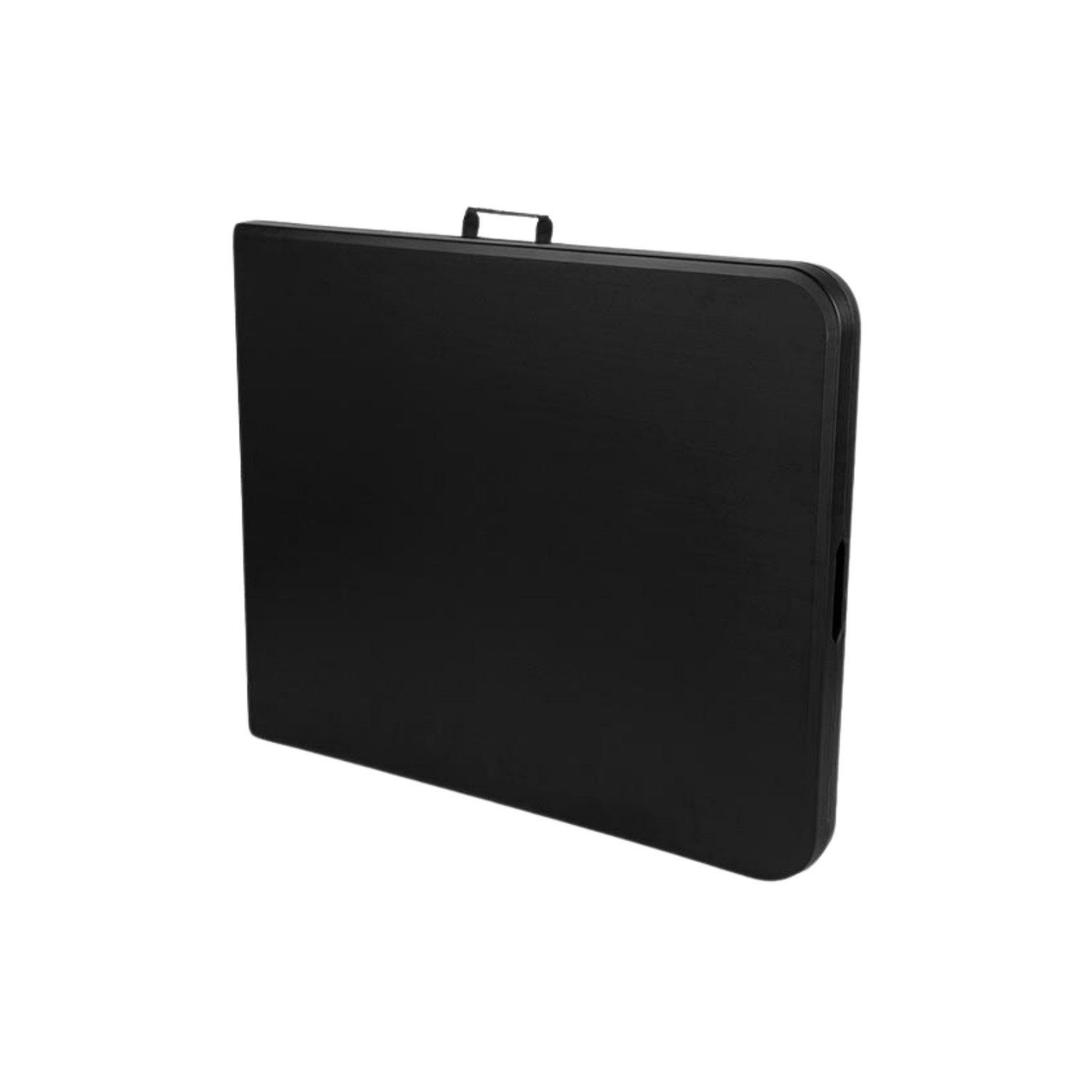 Una mesa plegable negra, plegada y cerrada. Con asa para transportar.