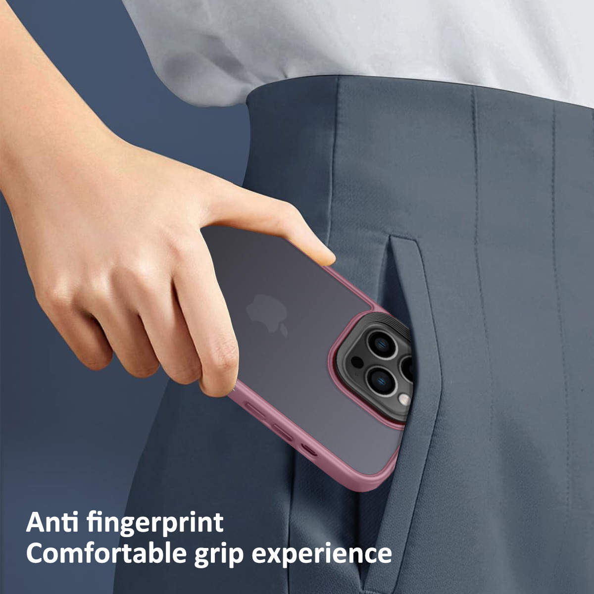 Hand mit Telefon in Hülle in Tasche. Text: Anti Fingerabdruck, Komfortabler Griff.