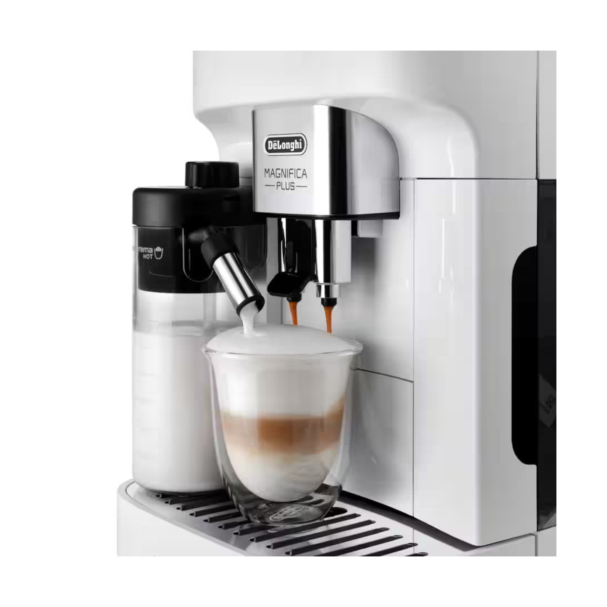 Obraz przedstawia ekspres do kawy Delonghi Magnifica Plus. Przygotowuje latte z mlekiem i kawą.