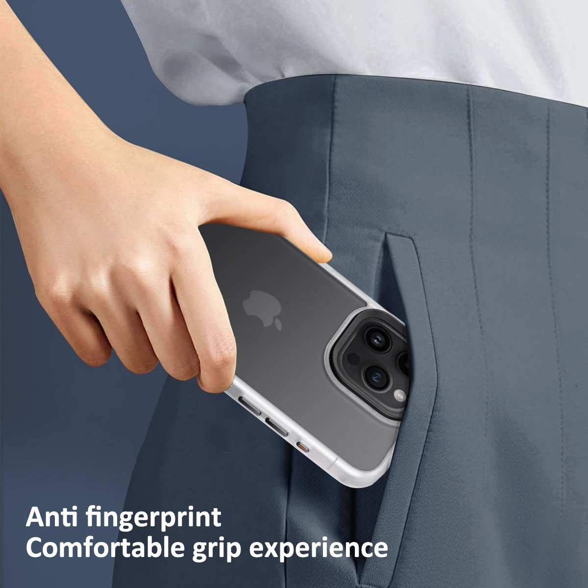 Eine Hand legt ein Telefon in eine Tasche. Das Telefon befindet sich in einer transparenten Hülle. Text sagt Anti-Fingerabdruck und Griff.