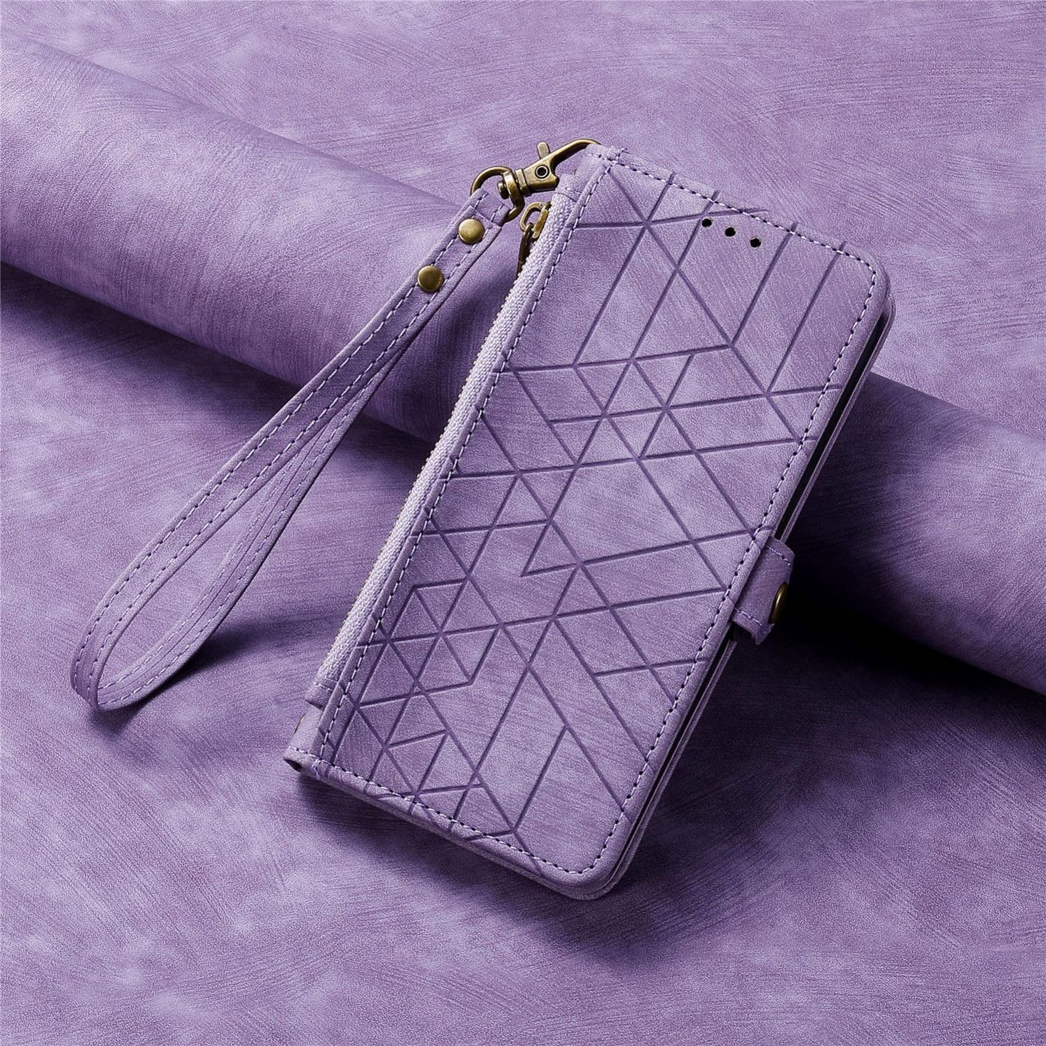 Lila Handyhülle mit geometrischem Design. Die Hülle ist offen und zeigt das Innere und einen Riemen.