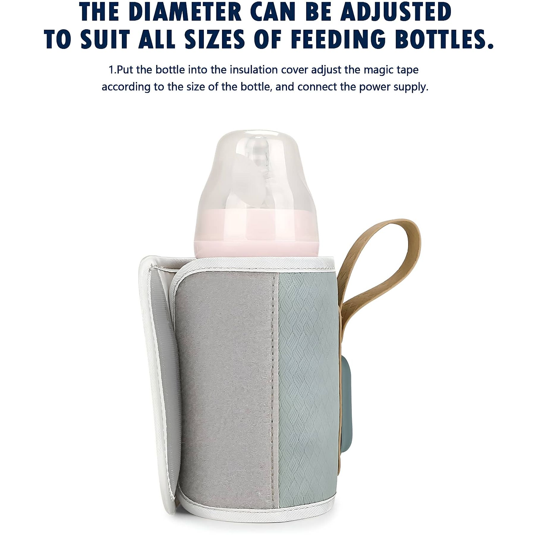 Babyflasche in einer grau-blauen isolierten Hülle. Die Hülle hat einen Griff und liegt auf weißem Hintergrund.