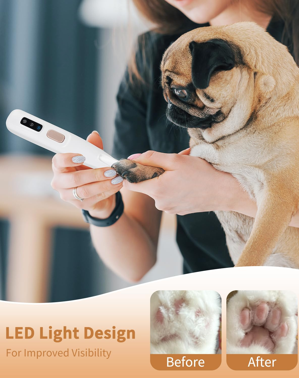 Eine Person schneidet die Nägel eines Mops mit einem weißen Clipper. Vorher- und Nachher-Bilder von Pfoten.