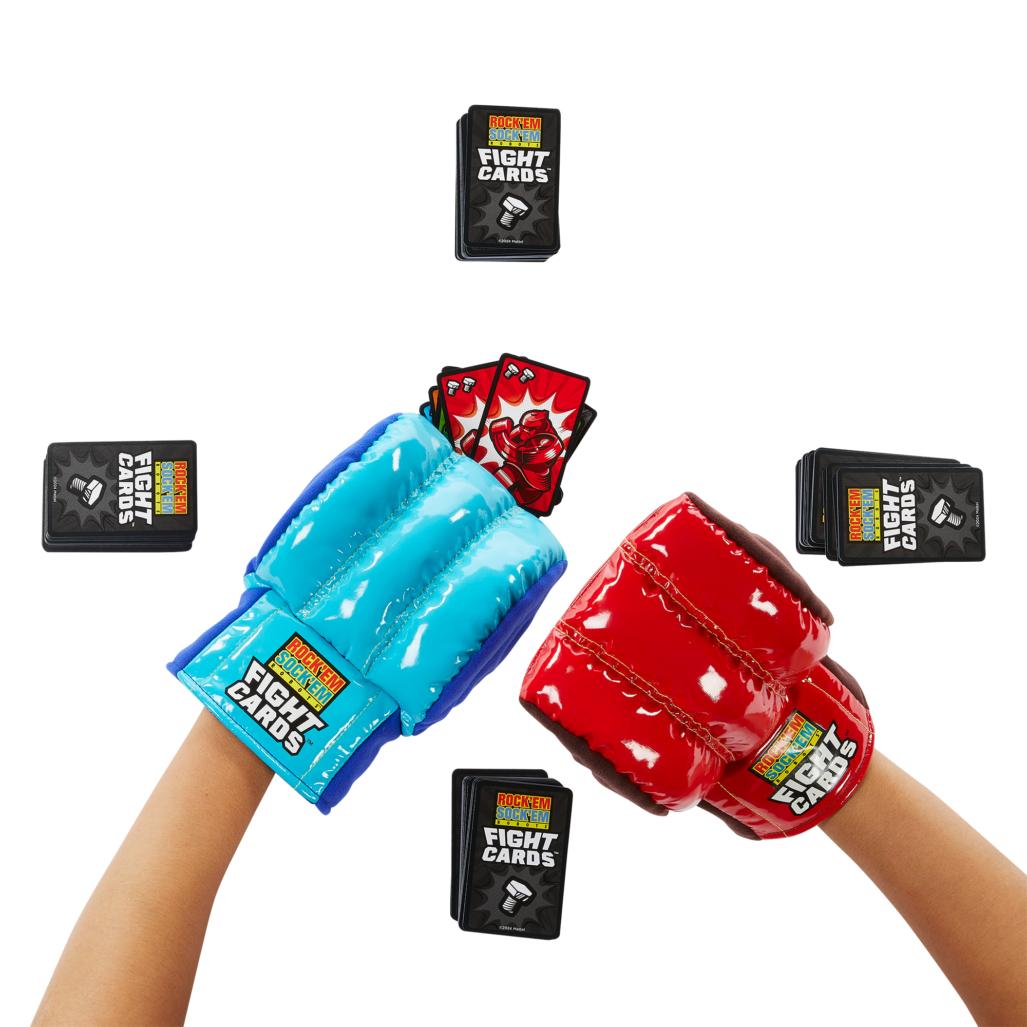 Dos manos con guantes de boxeo enfrentadas, rodeadas de cartas. Un juego.