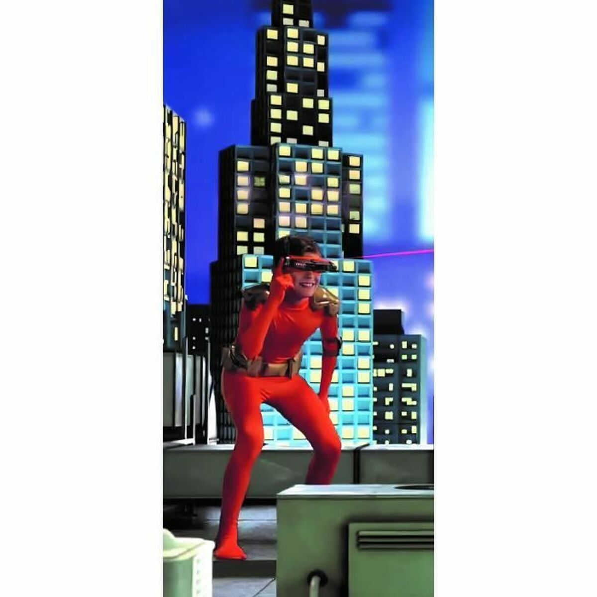 Osoba w czerwonym kombinezonie celuje z pistoletu laserowego. Budynki w tle. Niebieskie niebo.