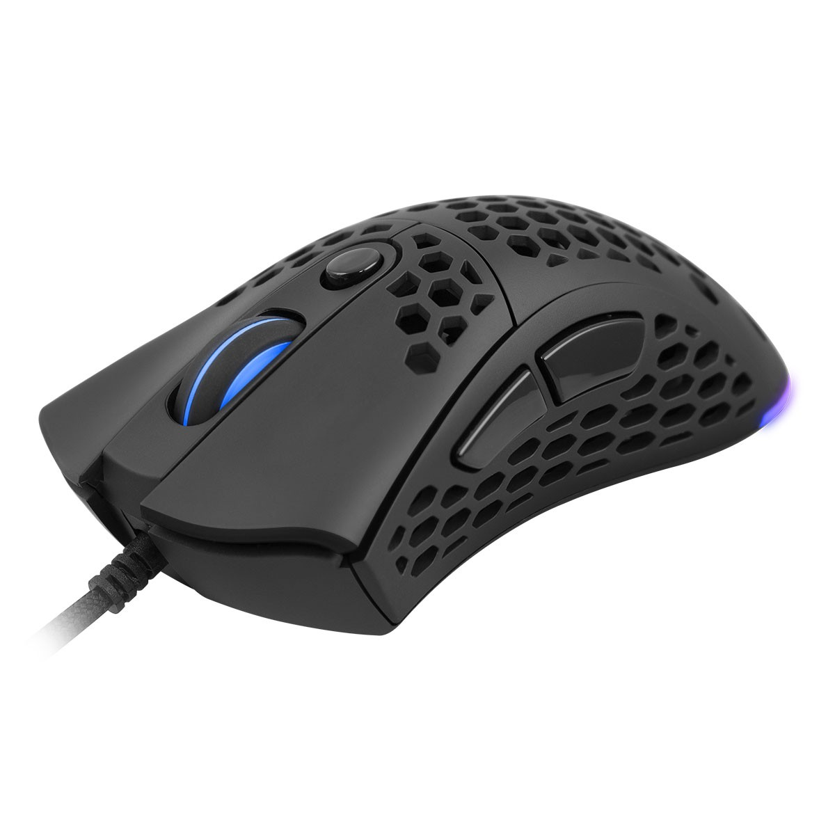 Ratón gaming negro con diseño de panal, luces azules y arcoíris, y cable conectado.