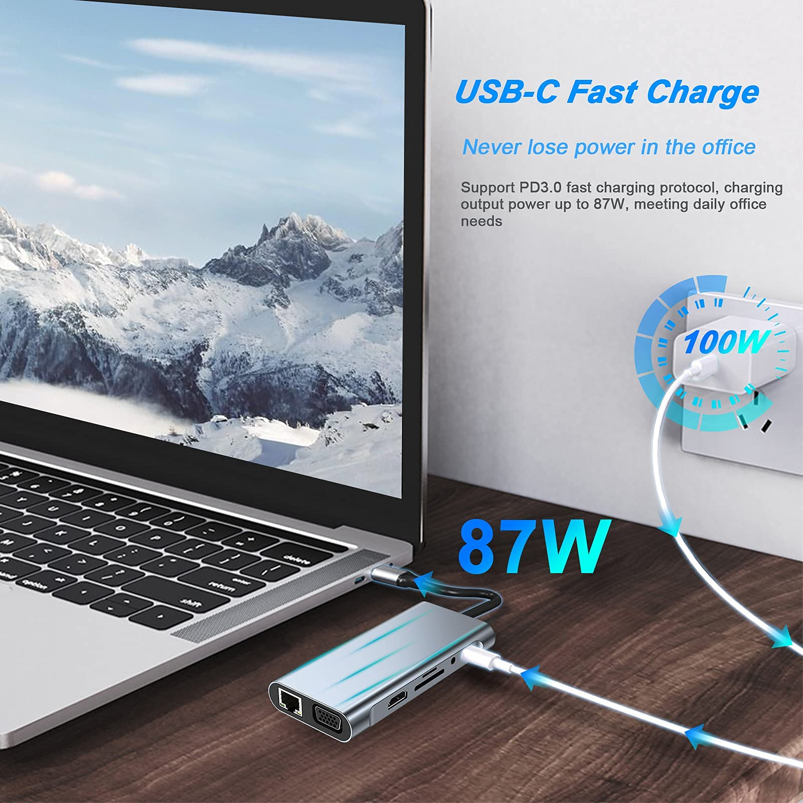 Laptop und Hub mit mehreren Anschlüssen. Text: USB-C Schnellladung. Hintergrund: Büro, 100W Leistung. Blaue Pfeile.