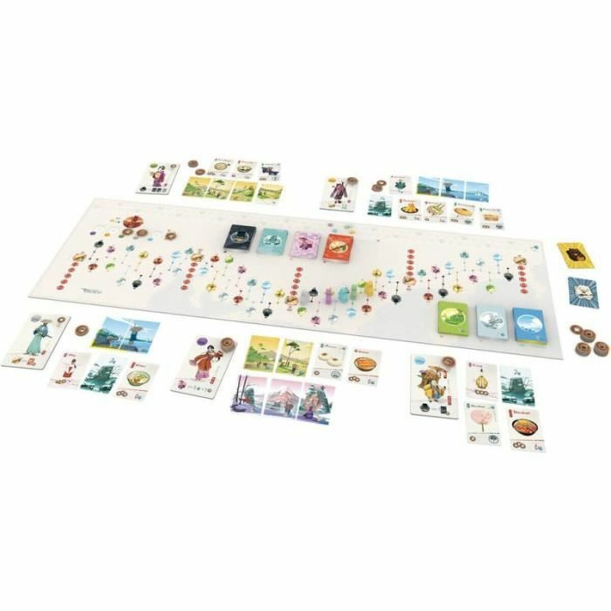 Brettspiel-Layout mit Karten, Holzmarken und Spielsteinen auf einer weißen Oberfläche angeordnet.