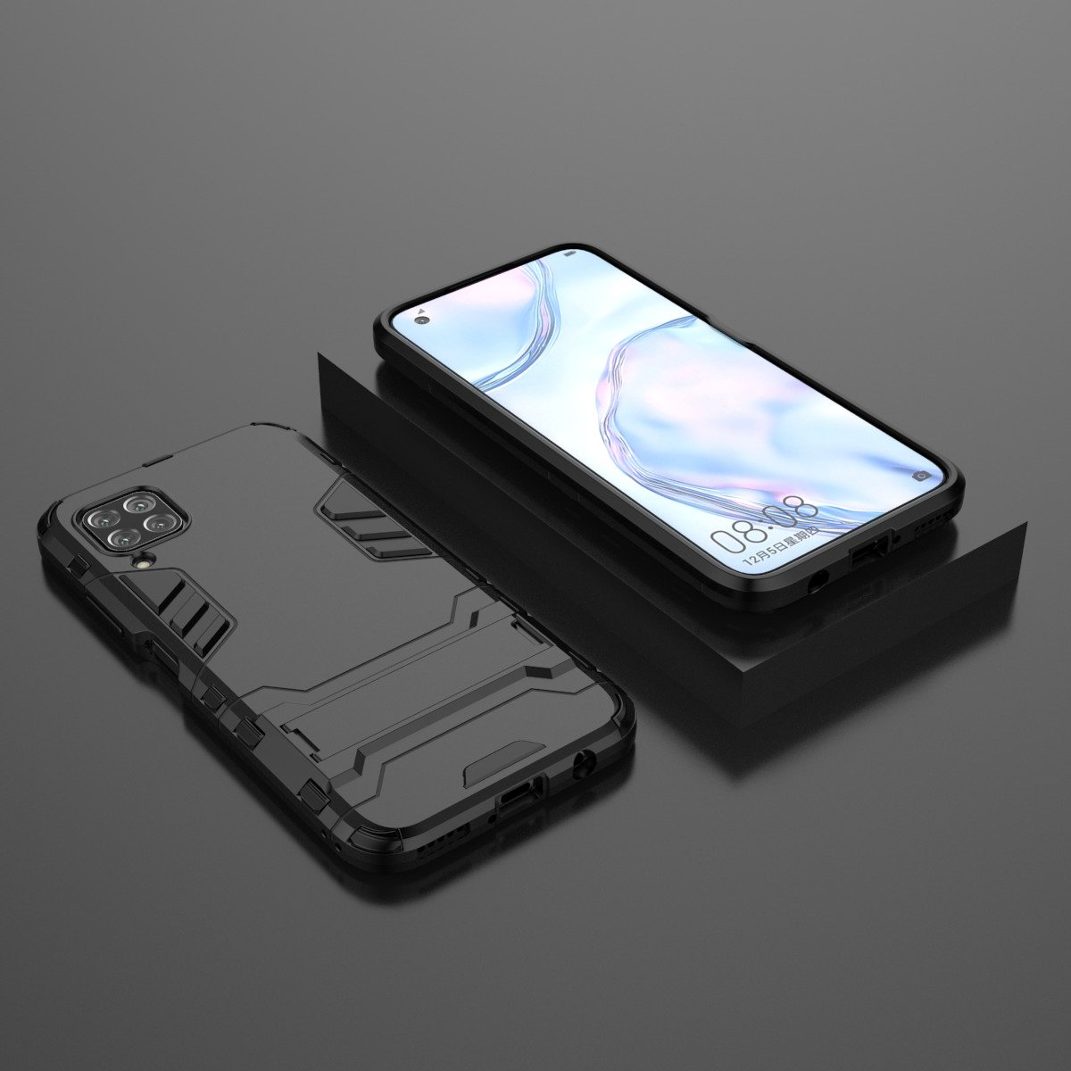 Dos fundas negras para teléfono sobre una superficie negra, en ángulo para resaltar el diseño.