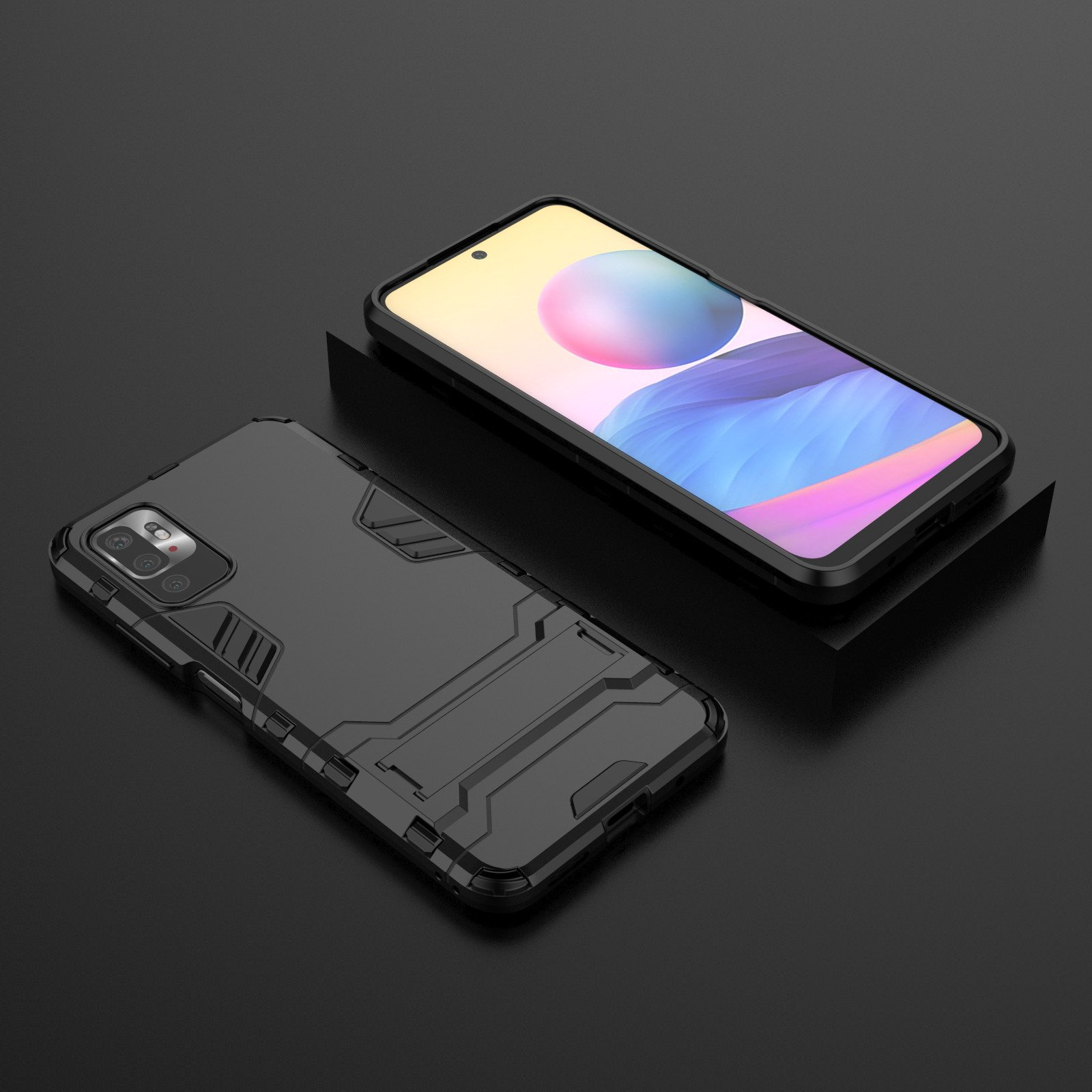 Funda negra con un teléfono dentro. La funda tiene un soporte. Fondo negro.