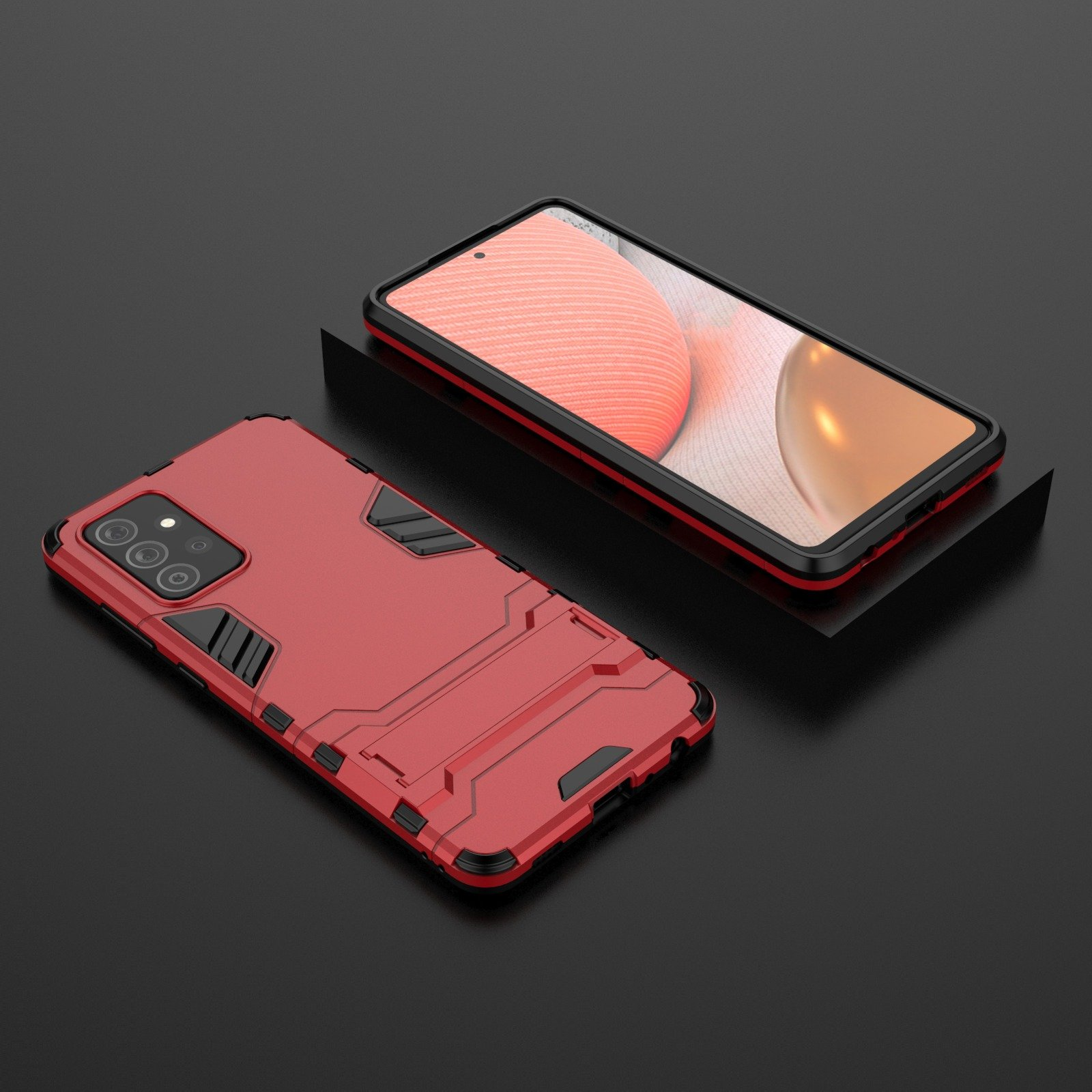 Fundas de teléfono rojas apiladas. Una funda está abierta. Superficie negra.