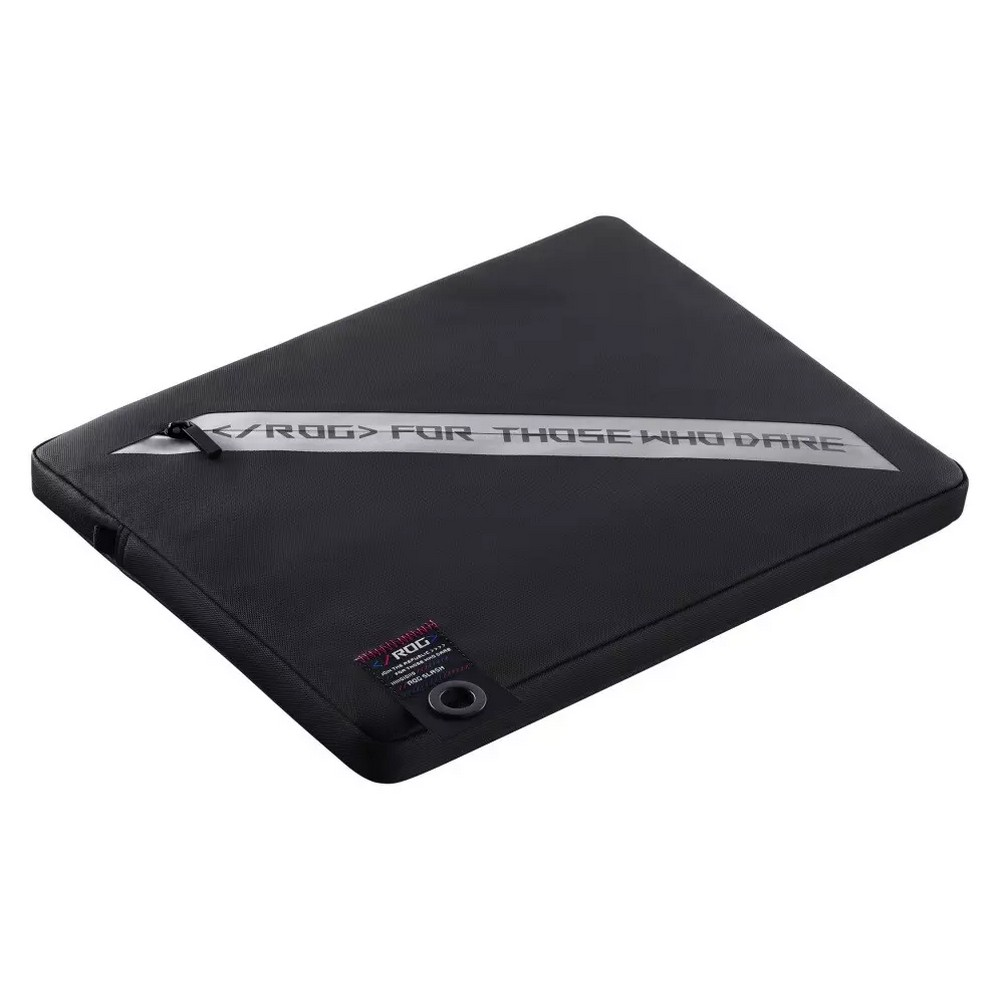 Una custodia per laptop nera con una striscia bianca diagonale con testo e una piccola etichetta nera.