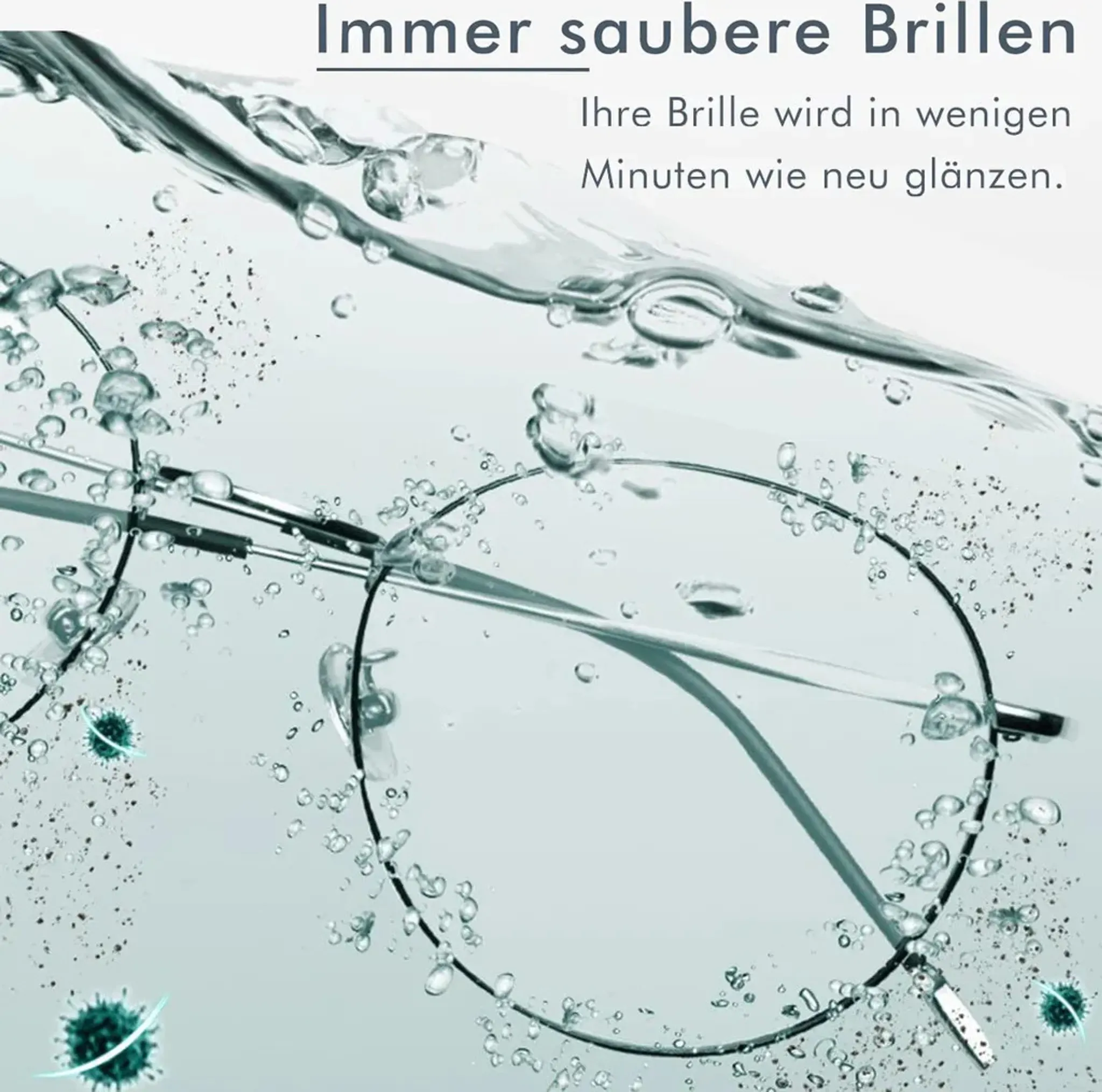 Brillen im Wasser, werden gereinigt. Blasen und grüne Formen im Wasser.
