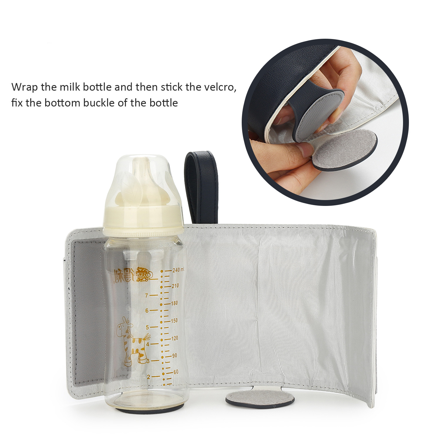 Babyflasche in einer grauen Isoliertasche mit Klettverschlüssen, Hand zeigt Befestigung.