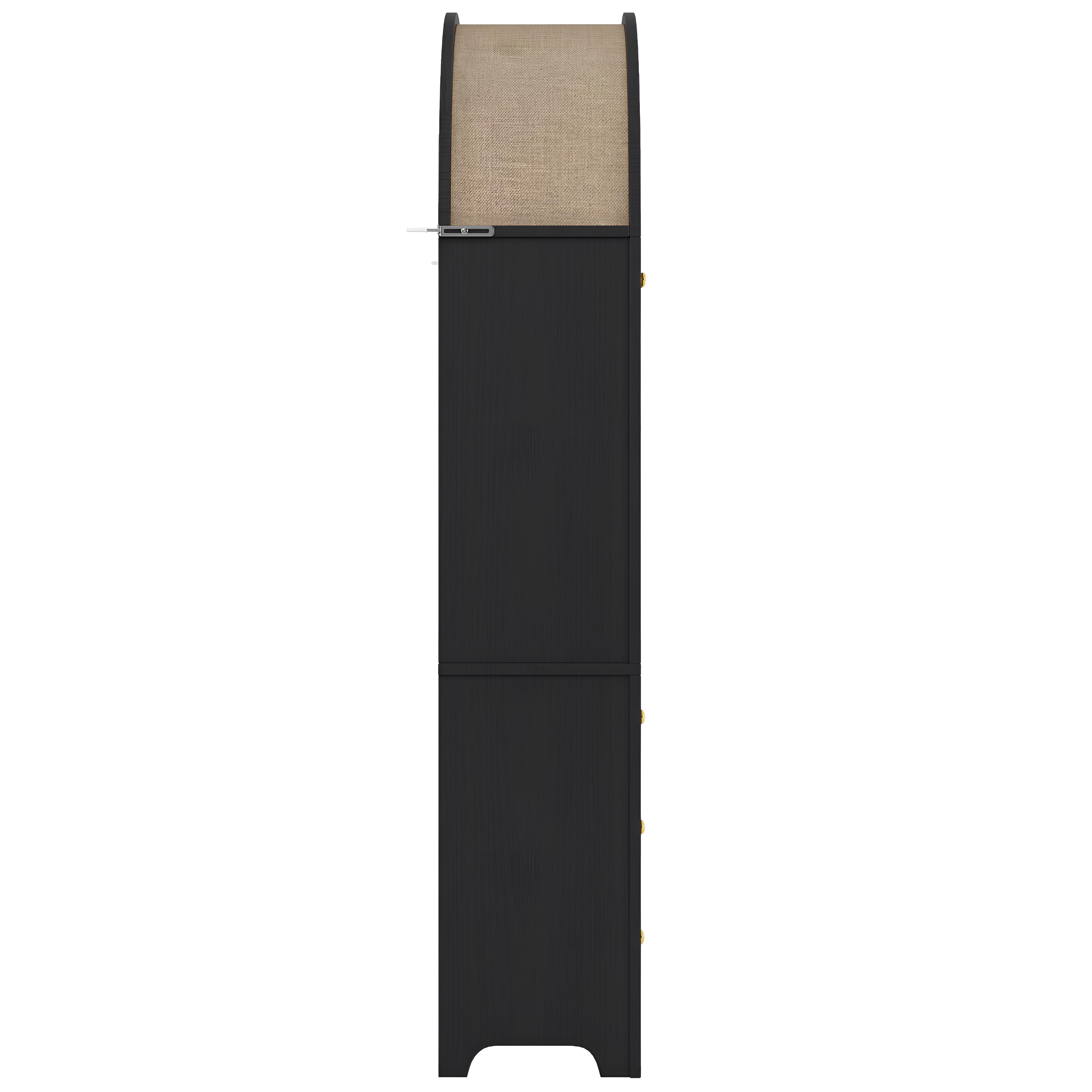 Ein hoher, dunkelbrauner Schrank mit hellem Stoffdach, vor weißem Hintergrund.