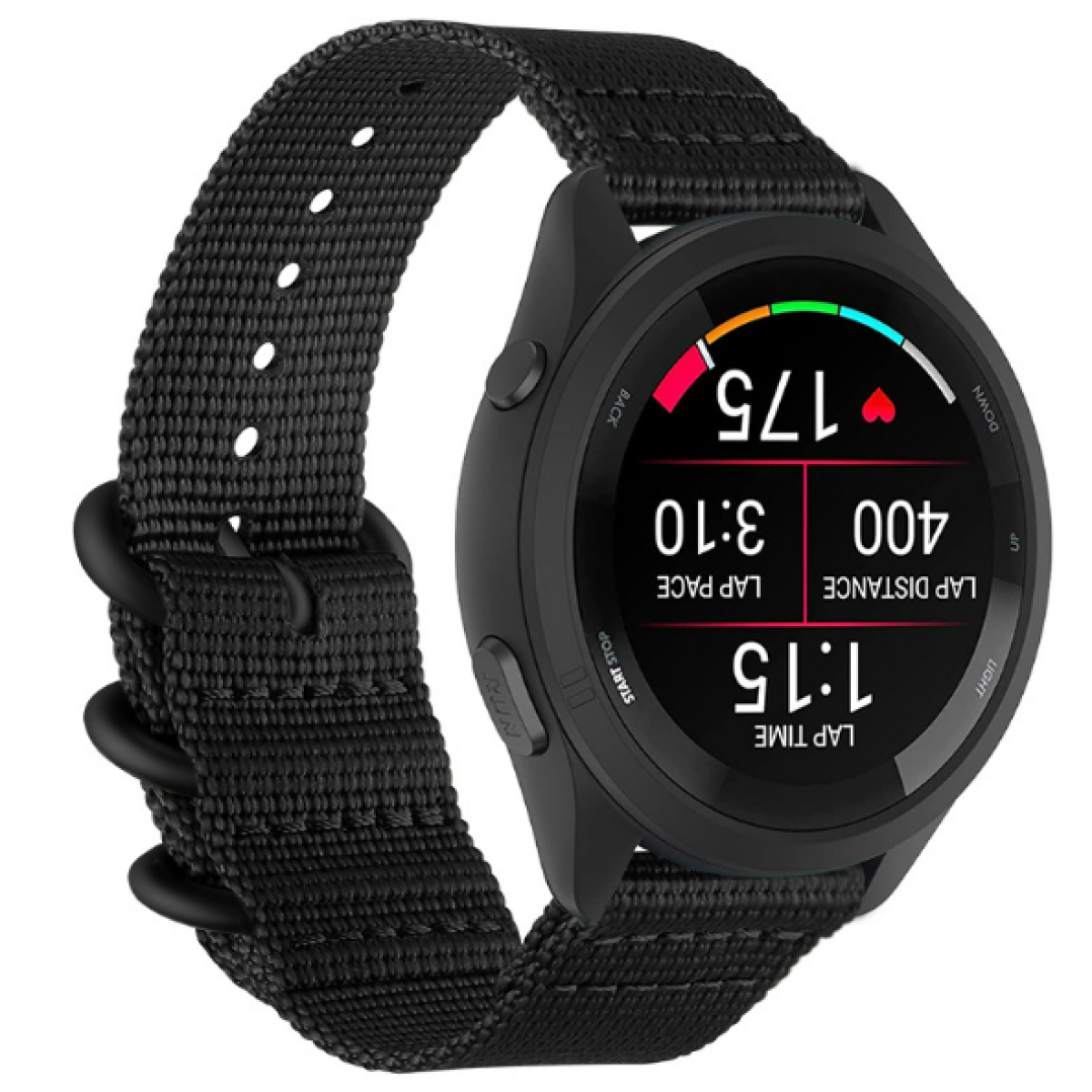 Schwarze Smartwatch mit schwarzem Armband. Der Bildschirm zeigt Laufmetriken. Weißer Hintergrund.
