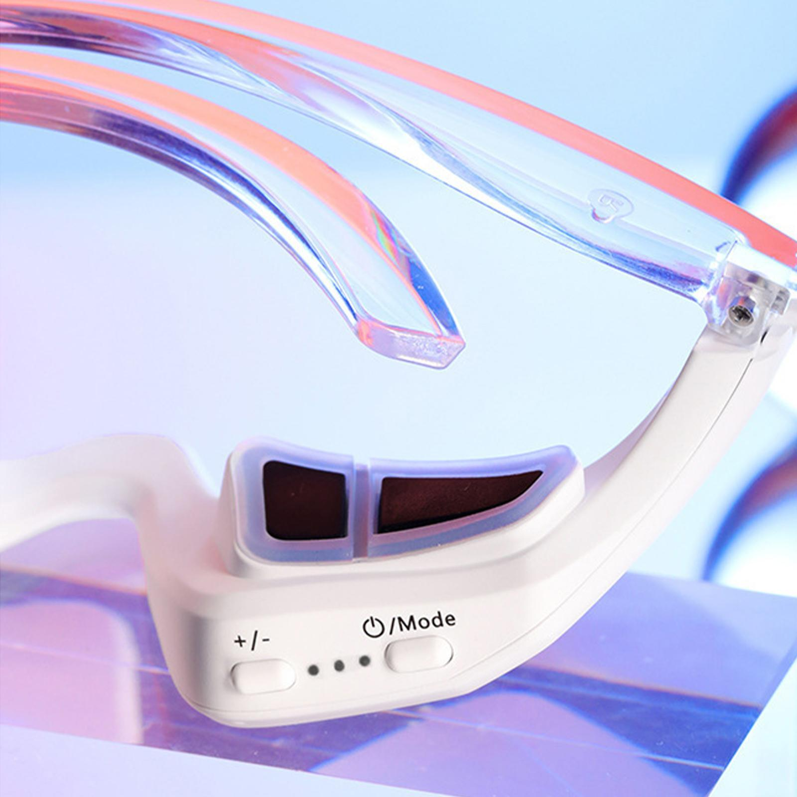 Brille mit weißem Sockel und schwarzen Quadraten auf der Vorderseite.