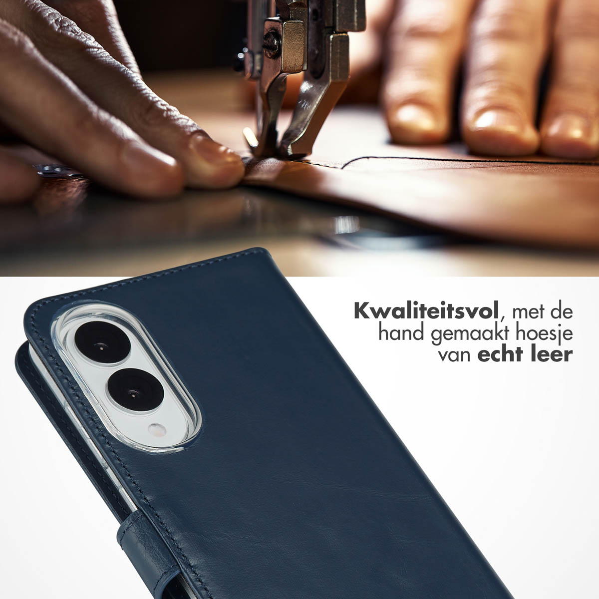 Telefoonhoesje van blauw leer. De telefoon zit erin. Achtergrond toont handen die naaien.