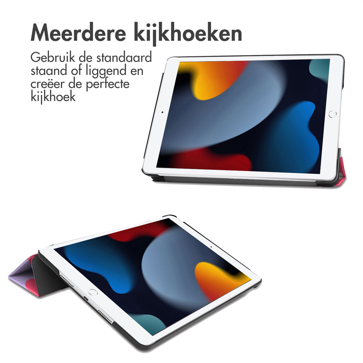 Deux iPad dans des positions différentes. L'un est ouvert, l'autre plié. Les deux sont sur une surface blanche.