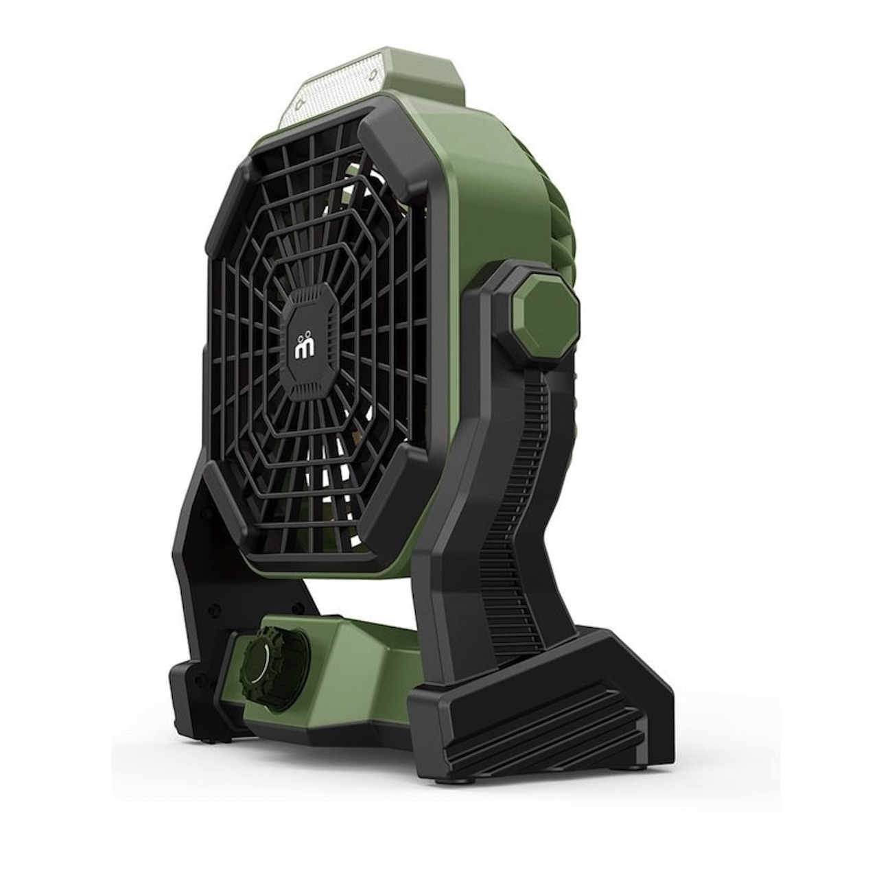 Ventilador verde y negro. El ventilador tiene una rejilla protectora. El ventilador está sobre un soporte negro.
