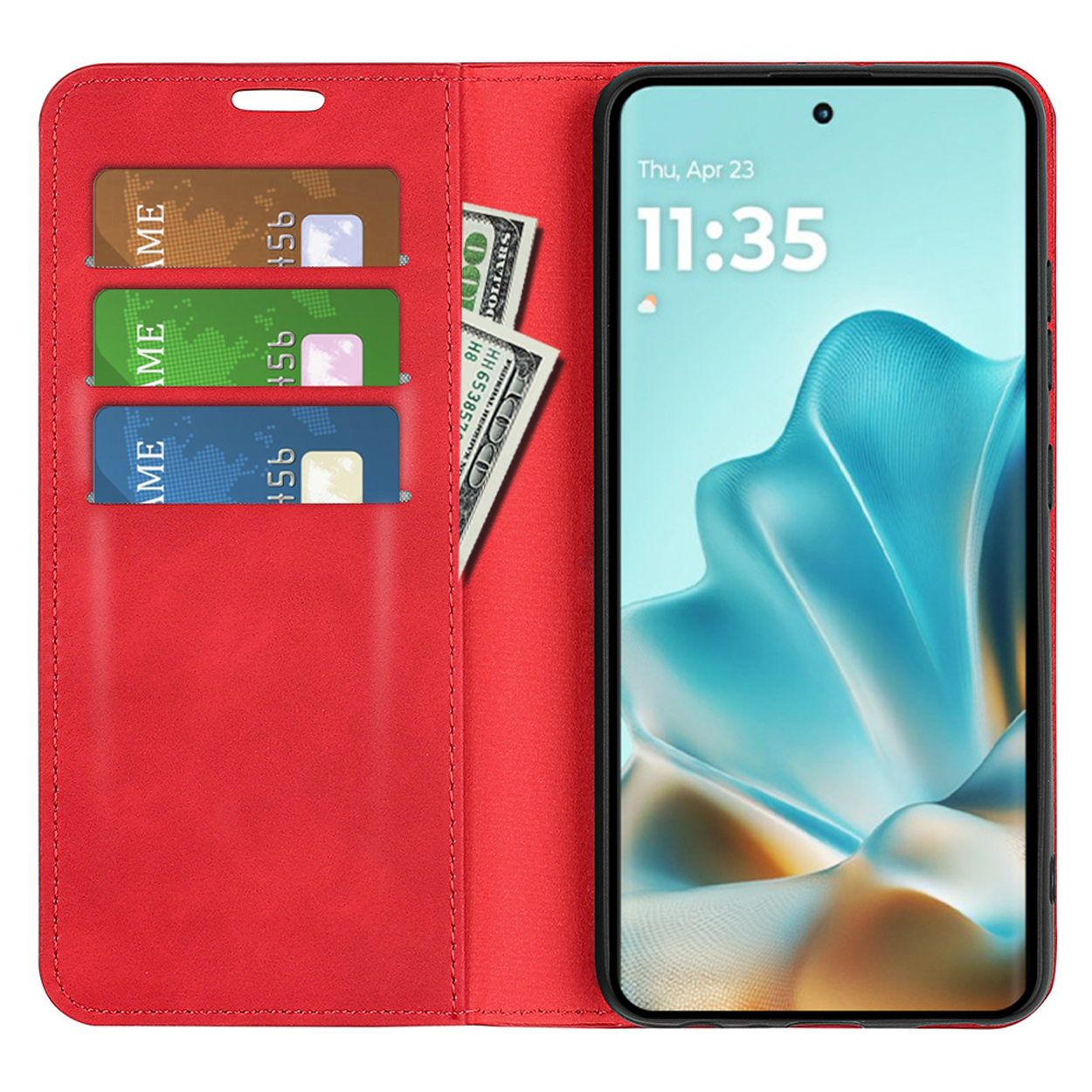 Rode telefoonhoes open, met kaarten en geld, met een telefoon die de tijd weergeeft.