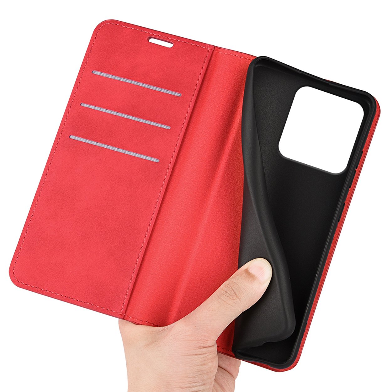 Rode leren telefoonhoes met een telefoon erin en kaartsleuven.