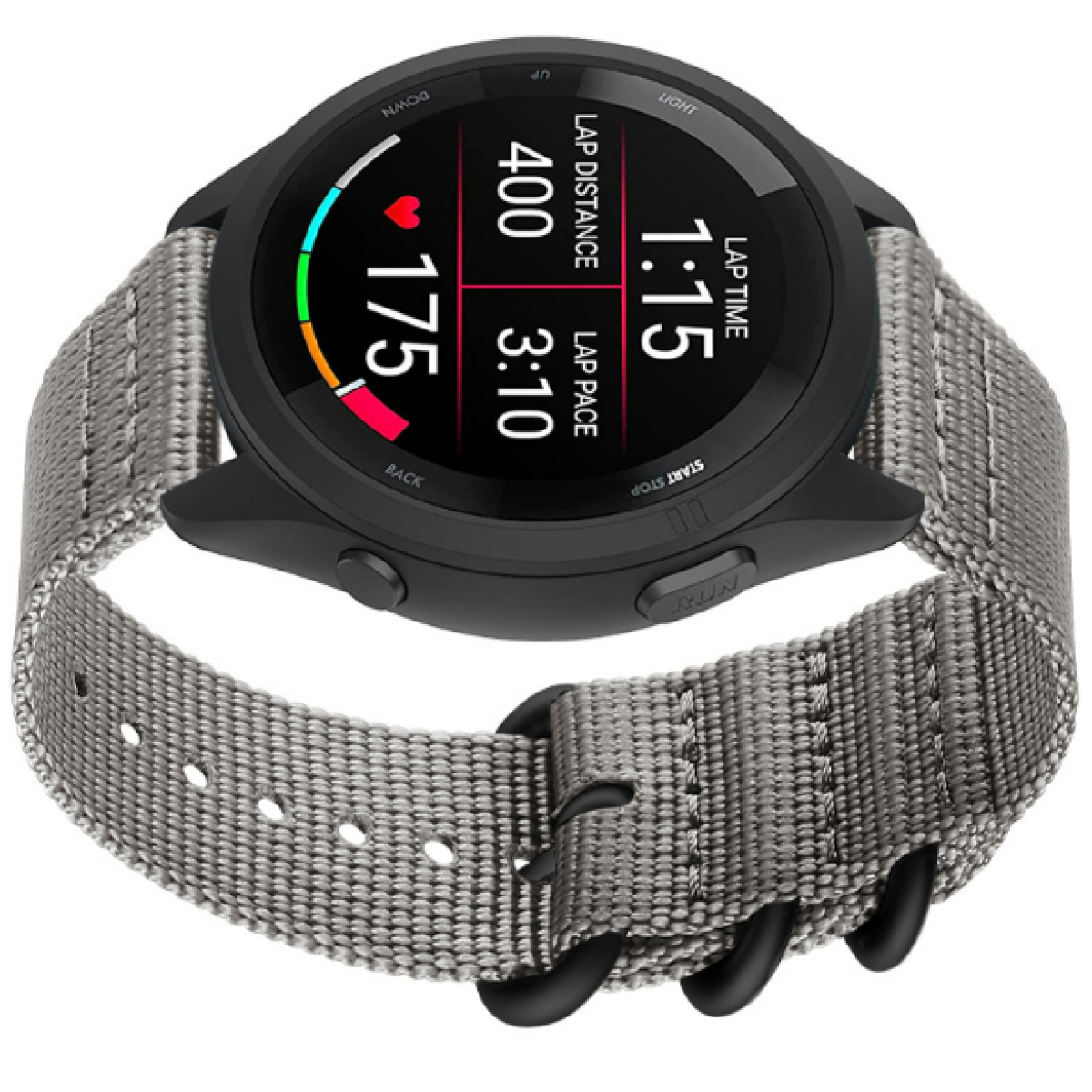 Smartwatch nero con cinturino grigio. Mostra distanza, tempo e passo. Frequenza cardiaca 175.