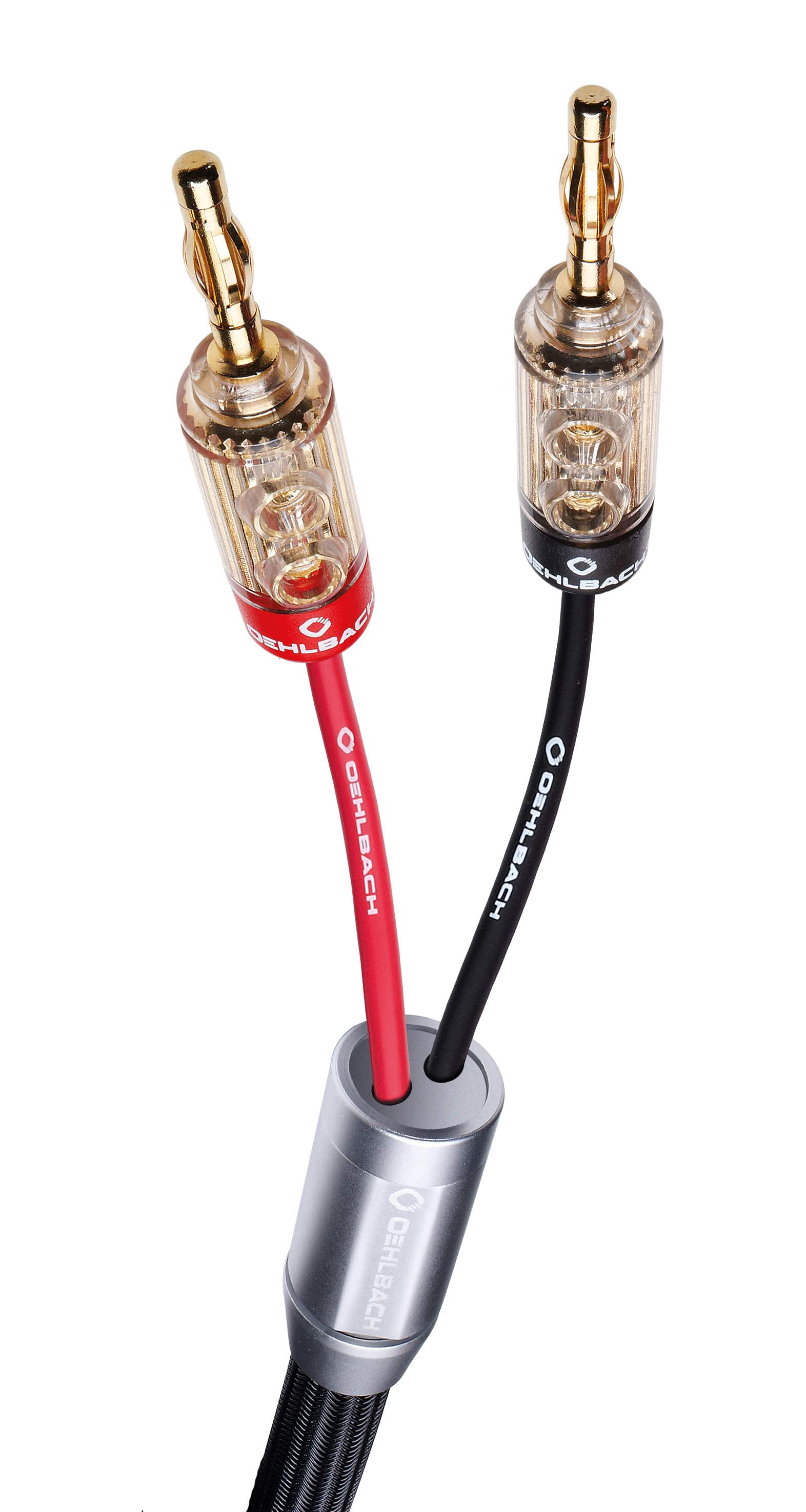 Zwei Audiokabel mit Goldsteckern, rot und schwarz isolierte Drähte, schwarzer Hintergrund.