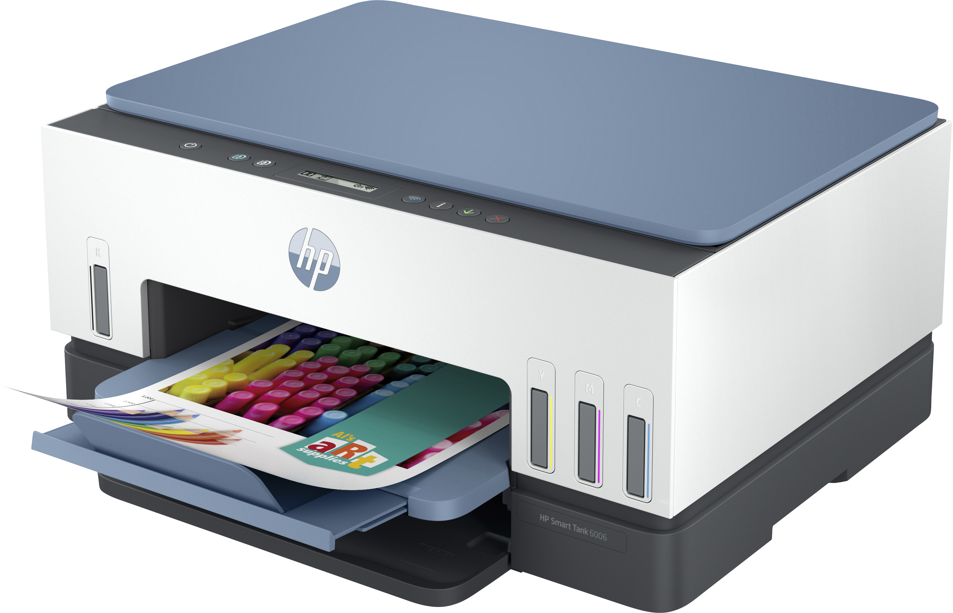 Blau-weißer HP Smart Tank 600h Drucker. Gedruckte Seiten im Ausgabefach. Weißer Hintergrund.