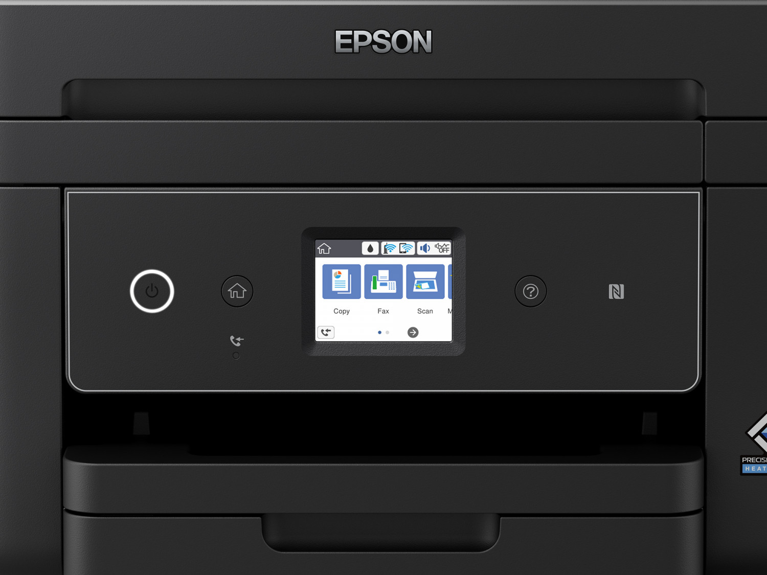 Primo piano del pannello di controllo di una stampante Epson. Pulsante di accensione e display visibili.