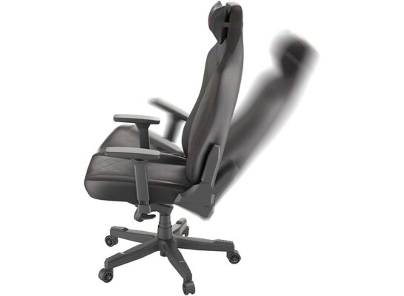Gaming-Stuhl in Bewegung, nach hinten geneigt. Schwarzer Stuhl, weißer Hintergrund.