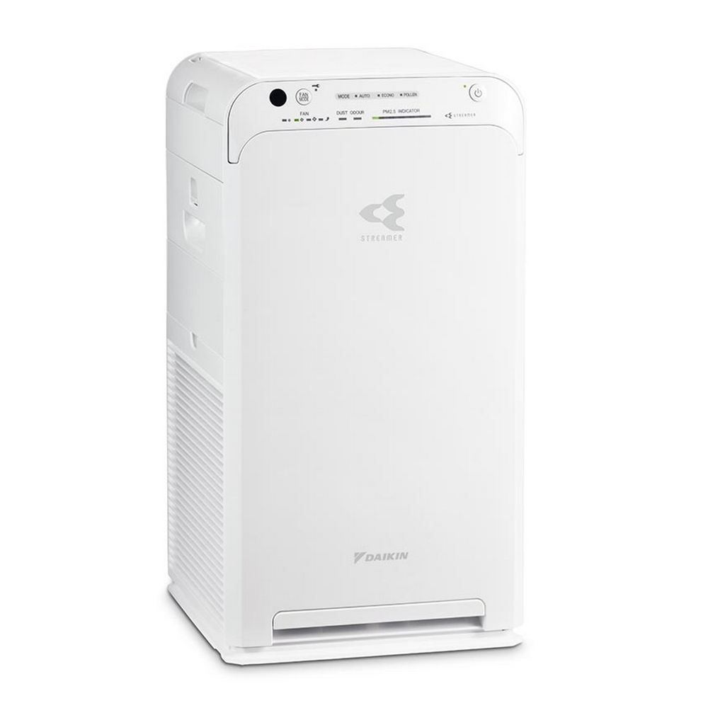 Un purificateur d'air Daikin blanc, isolé sur fond blanc. Il a un design simple.