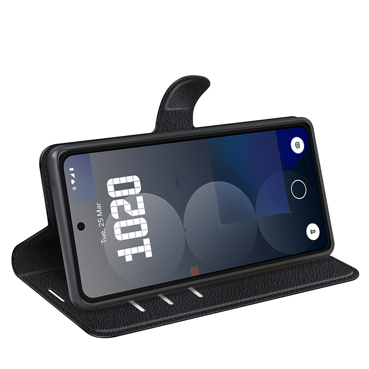Zwarte telefoon in een zwarte hoes. Het telefoonscherm toont de tijd en andere app-iconen.