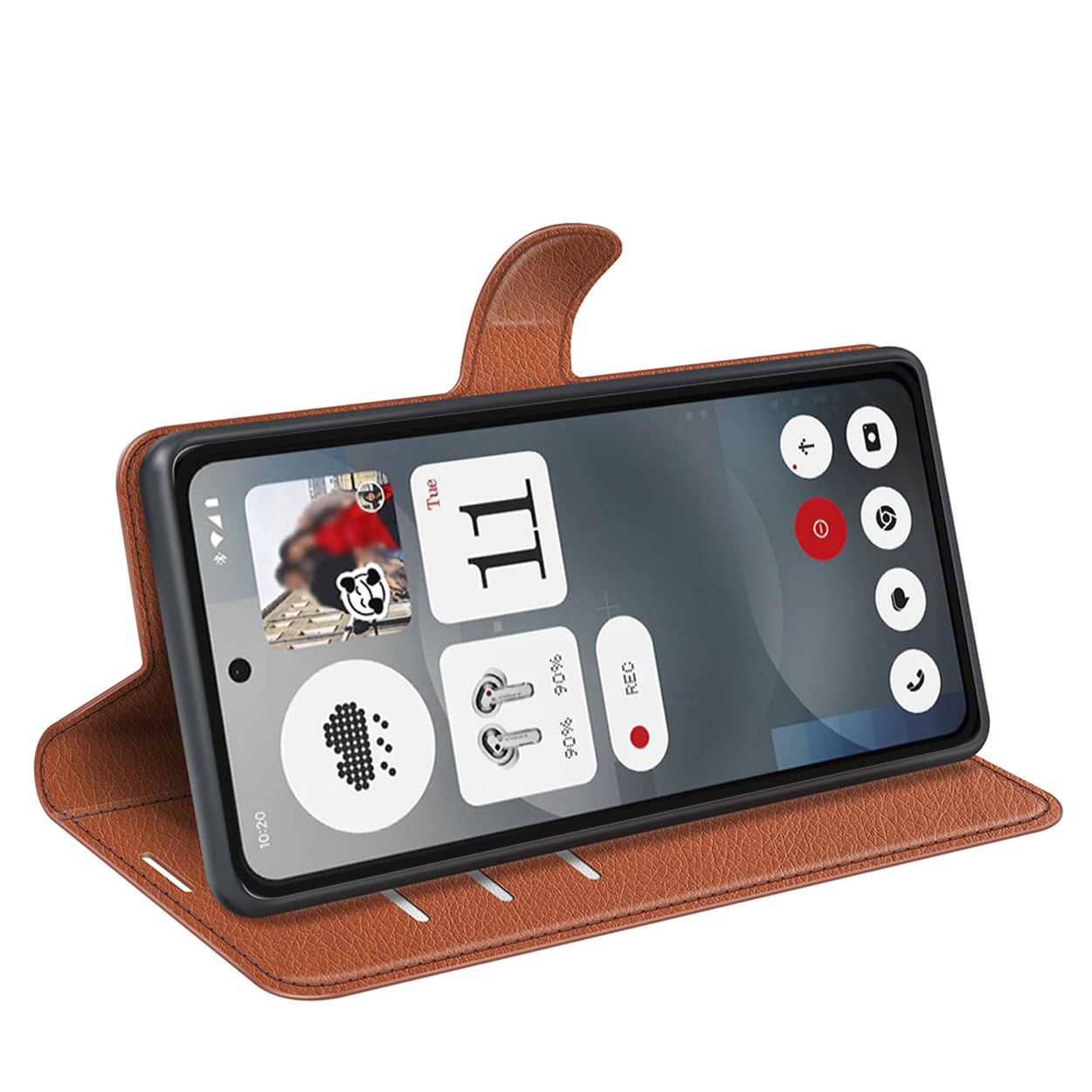 Étui de téléphone marron avec téléphone, affichant icônes et heure. Ouvert.