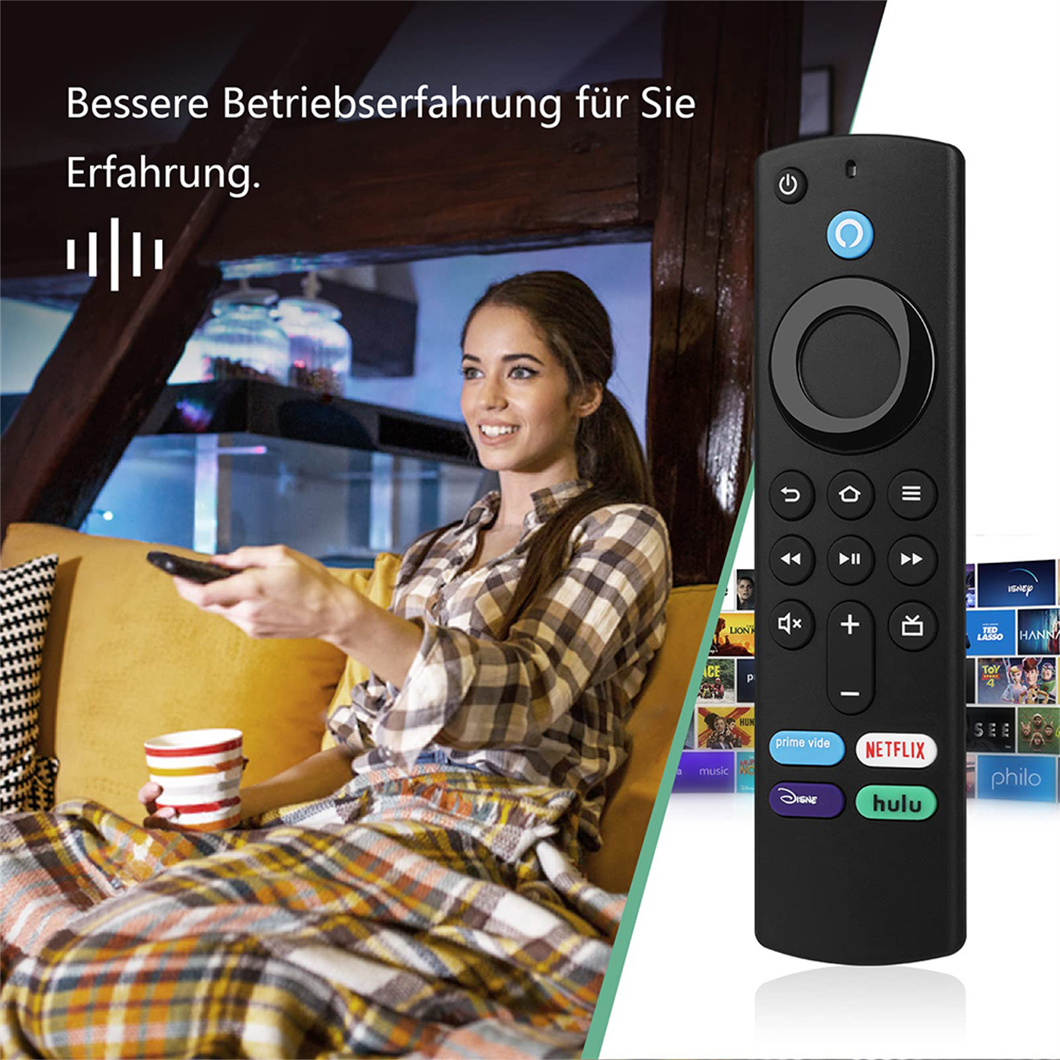 Frau sitzt auf einem Sofa, lächelt, hält eine Fernbedienung, mit einem Fernsehbildschirm im Hintergrund.