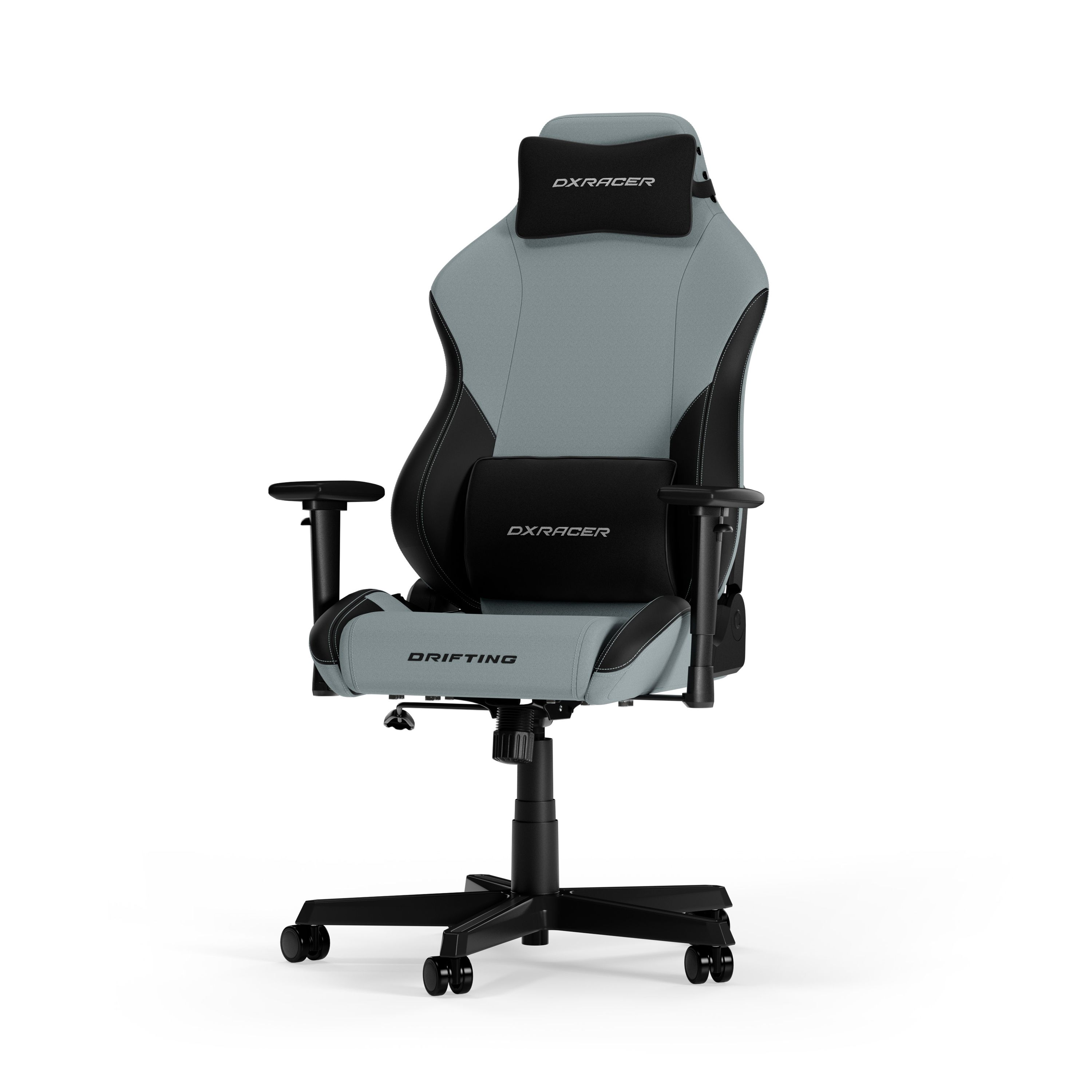 Ein grau-schwarzer Gaming-Stuhl. Der Stuhl hat eine Kopfstütze und ein Lendenkissen. Der Stuhl steht vor weißem Hintergrund.