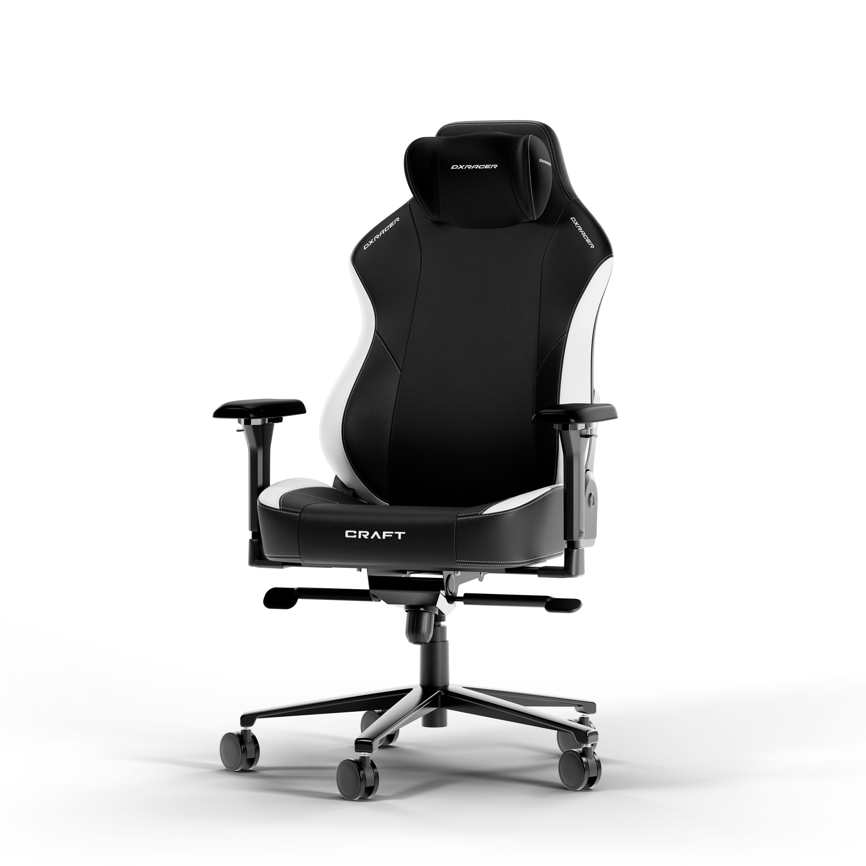 Gaming-Stuhl, schwarz-weiß, mit Armlehnen, auf weißem Hintergrund.