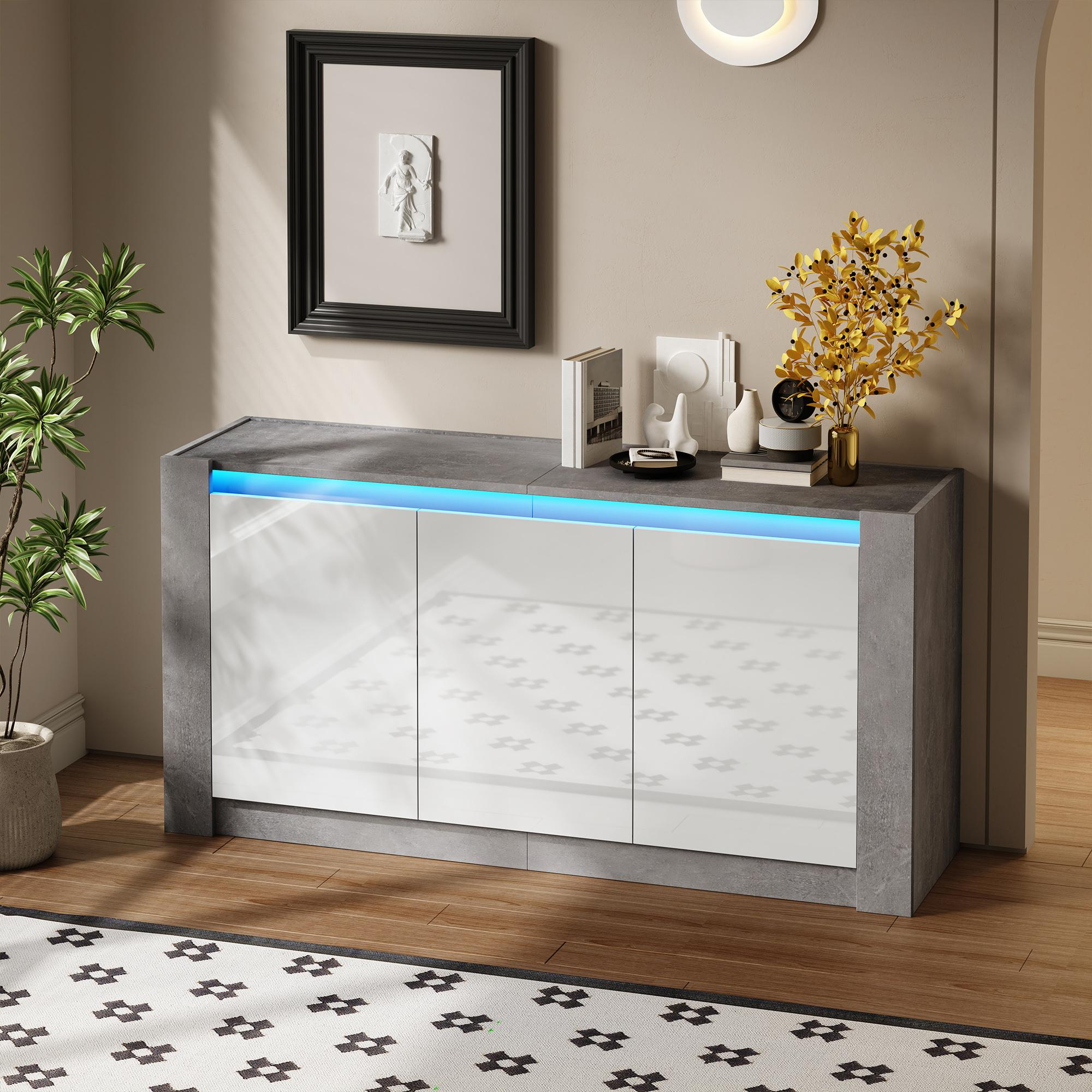 Weißer Schrank, graue Oberseite, blaues Licht, Dekoration, Pflanze, Bild, Blumen und gemusterter Teppich.