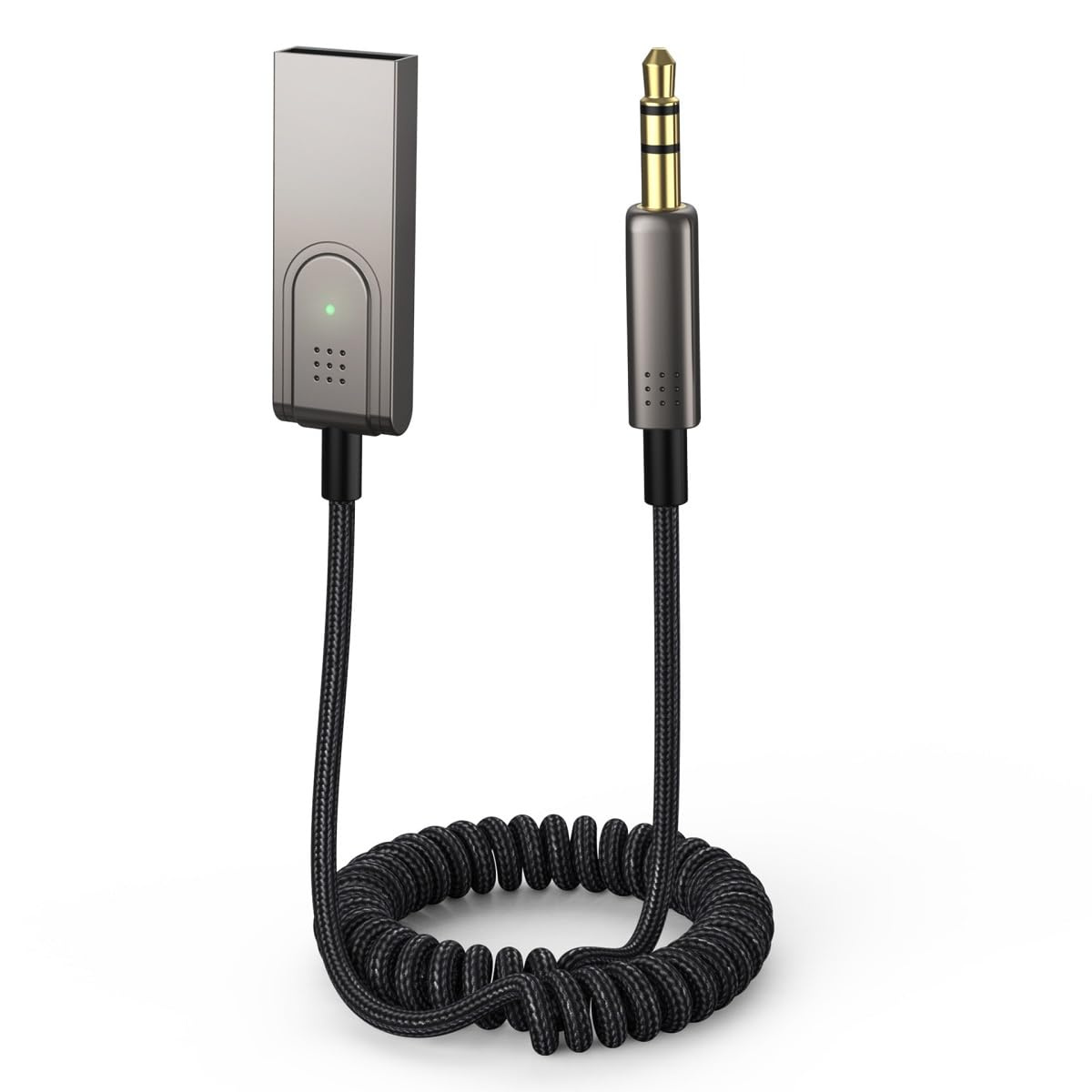 Ein silbernes Gerät mit grünem Licht und einem schwarzen Kabel, das an eine goldfarbene Audiobuchse angeschlossen ist.