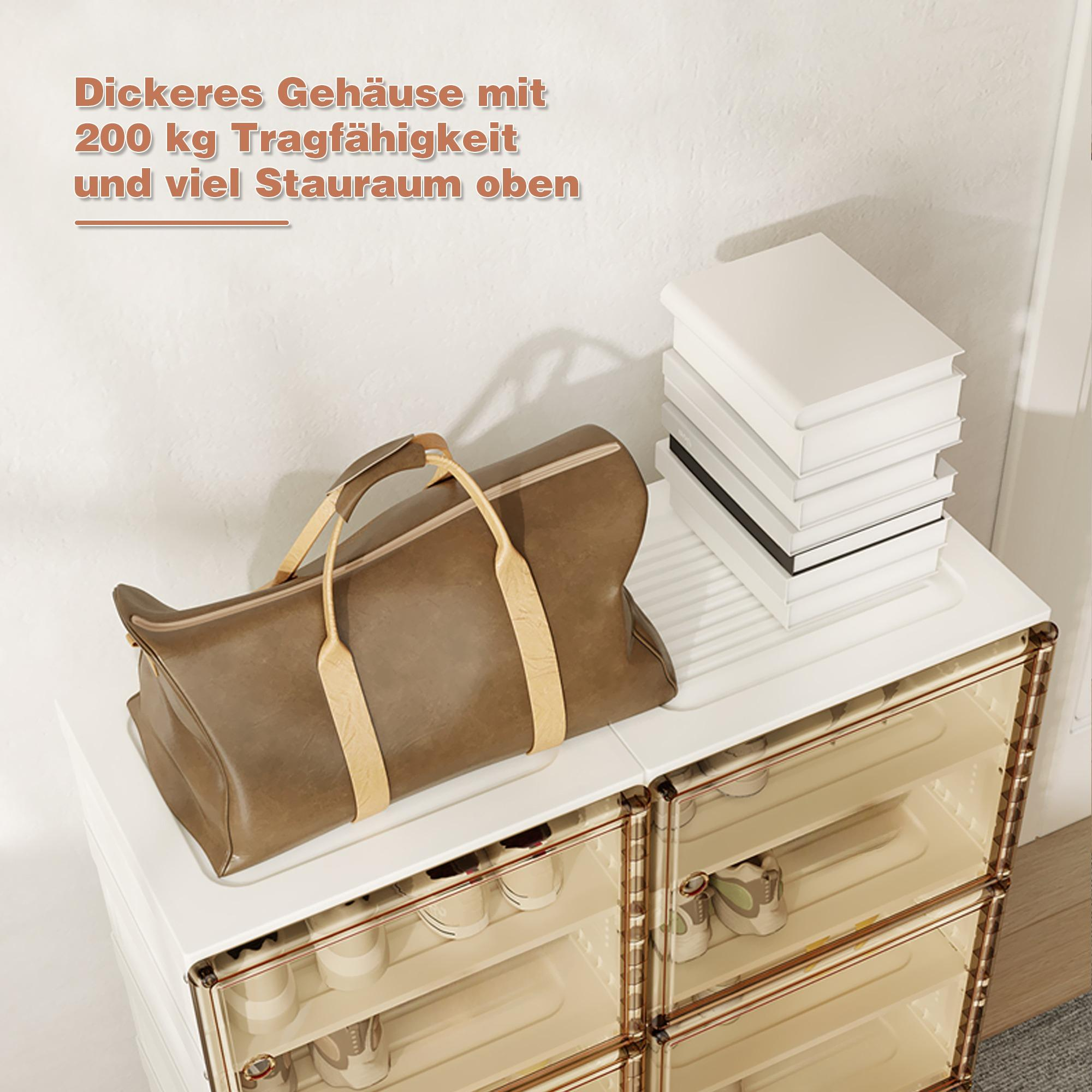 Schuhaufbewahrungseinheit mit einer braunen Tasche und einem Stapel weißer Bücher. Schuhe sind sichtbar.