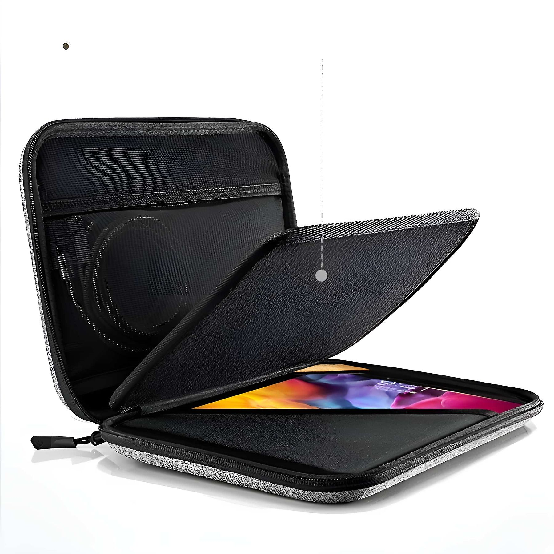 Geöffnete graue Tech-Tasche, enthüllt ein Tablet und Zubehör; ein Reißverschluss ist sichtbar.