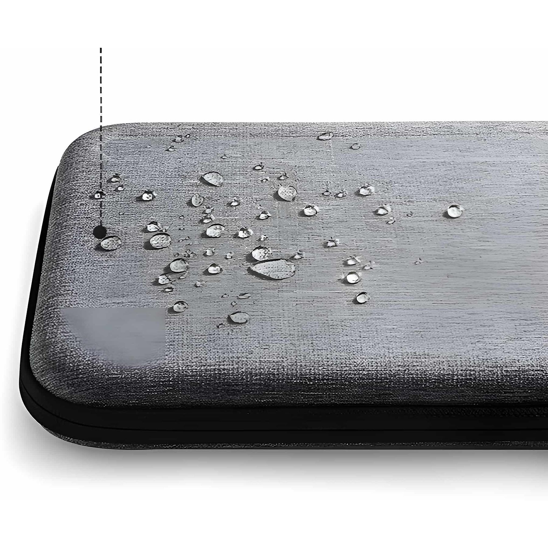 Graue Tech-Tasche mit Wassertropfen oben und Reißverschluss.