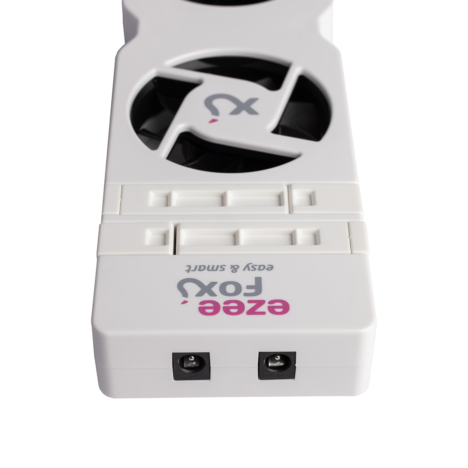 Wit en zwart ezee FOX-apparaat met een ventilator en twee voedingspoorten.