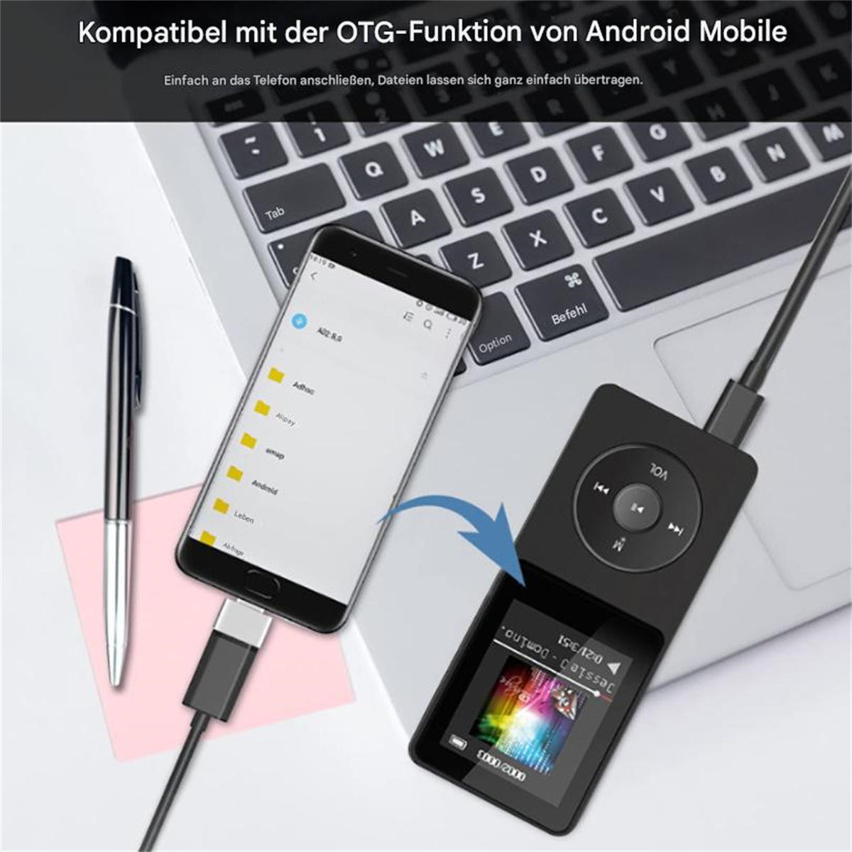 Schwarzer MP3-Player, der über ein Kabel mit einem Telefon verbunden ist und Dateien überträgt.